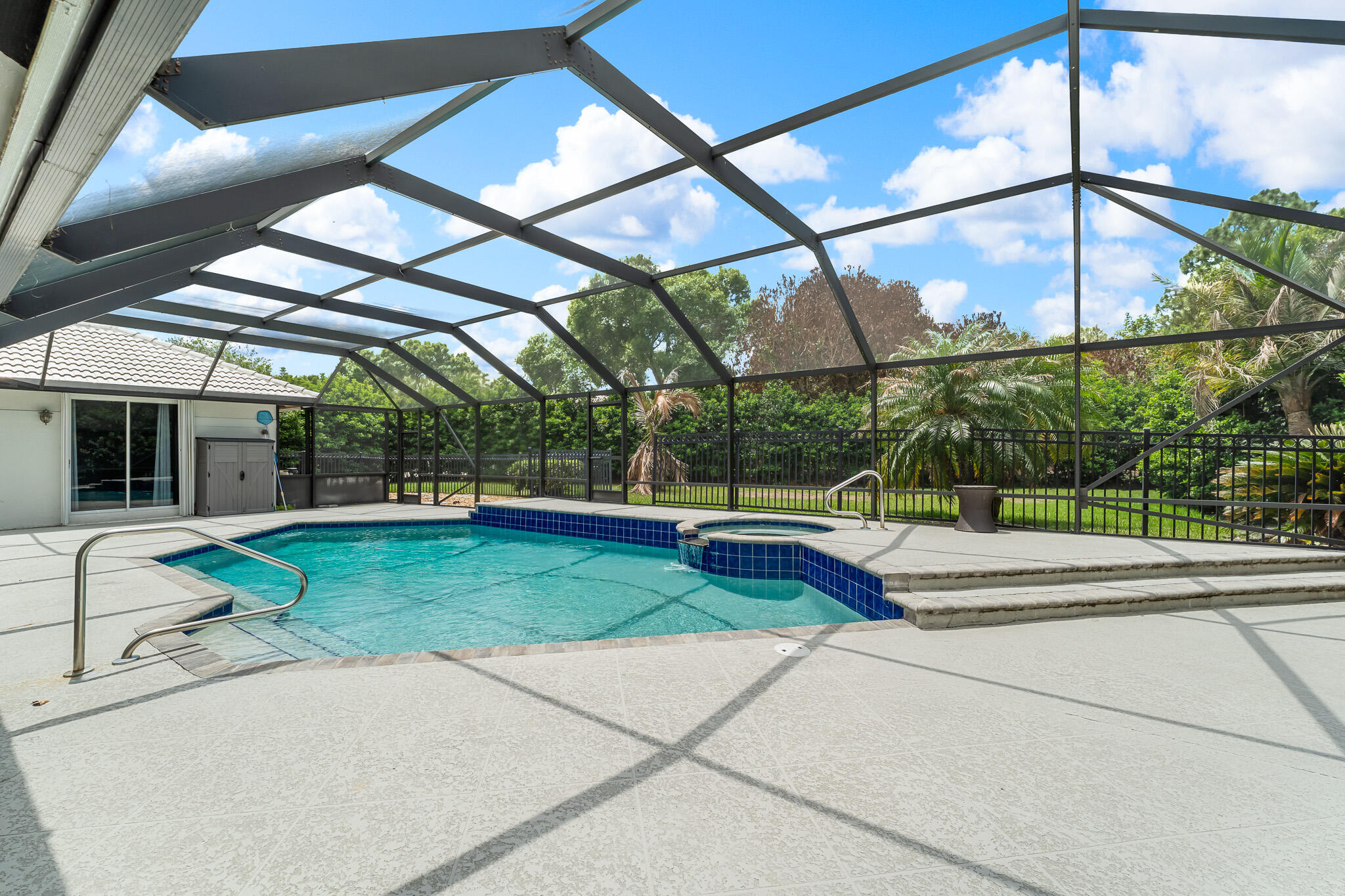 main property photo 37