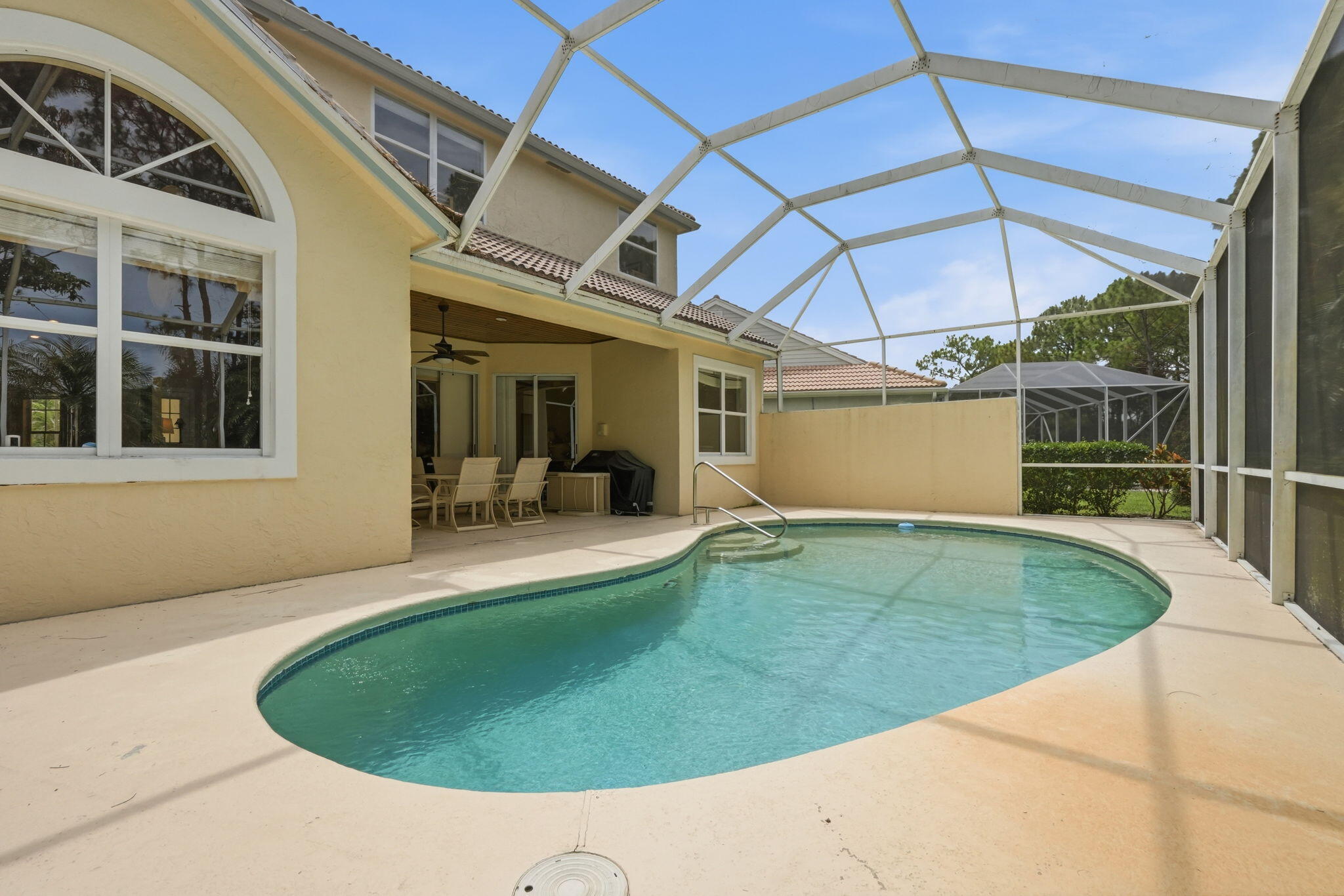 main property photo 50