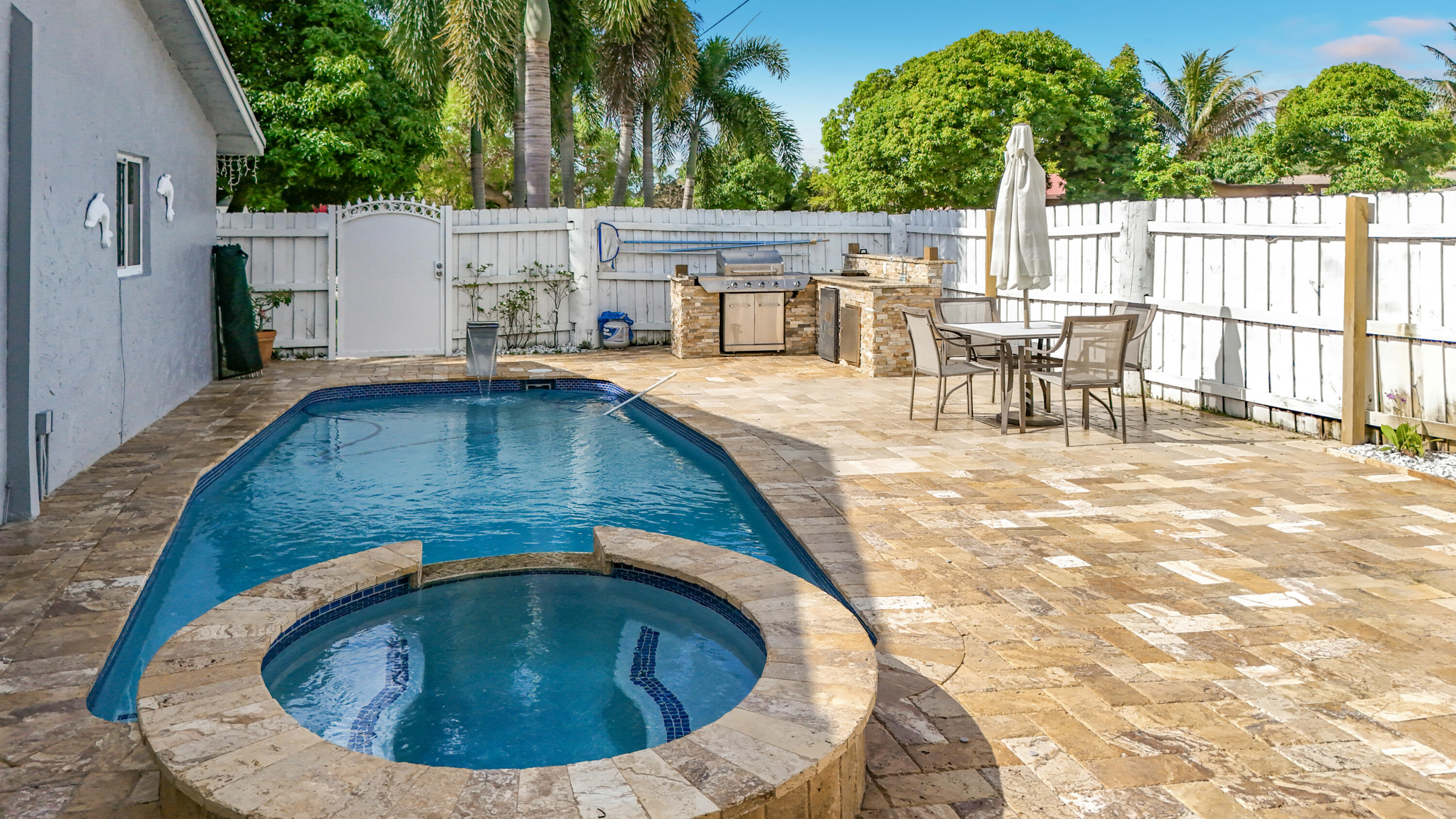 main property photo 78