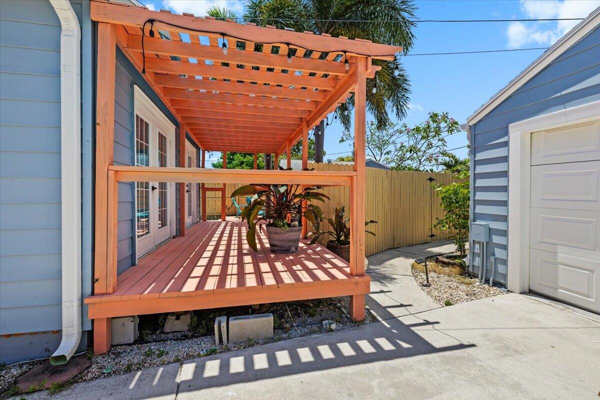 main property photo 16