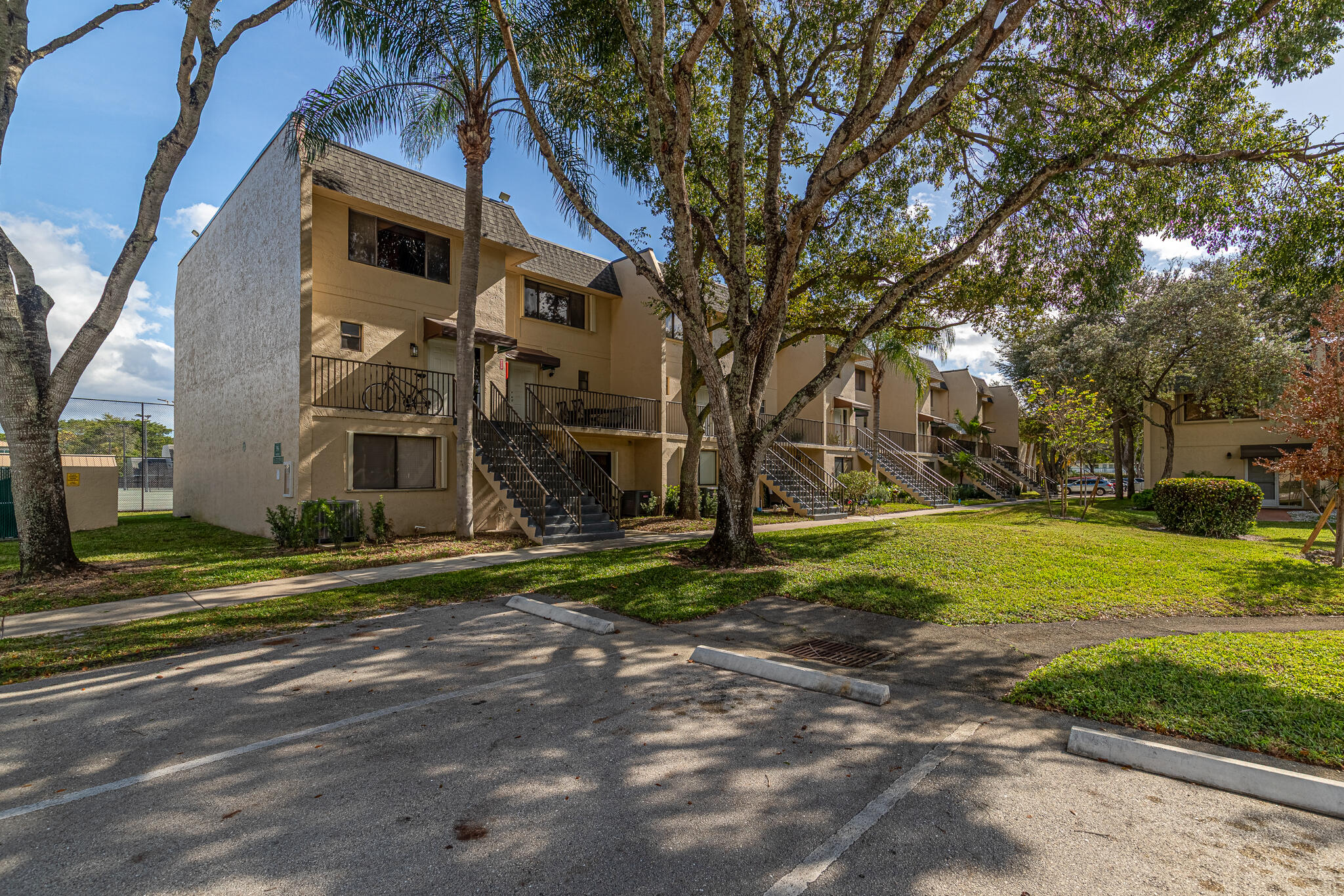 main property photo 18