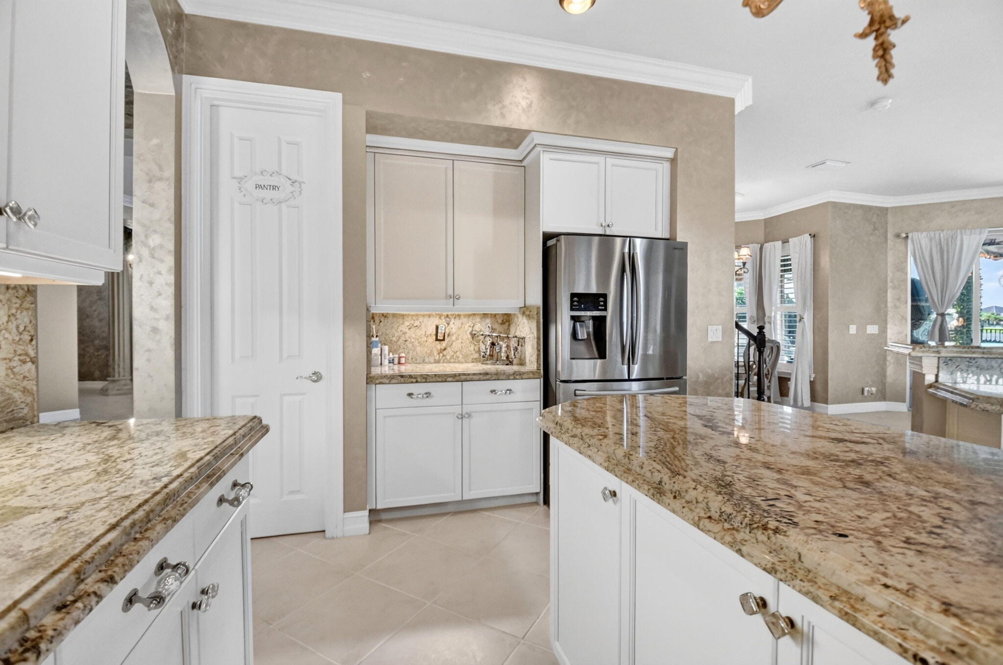 main property photo 19