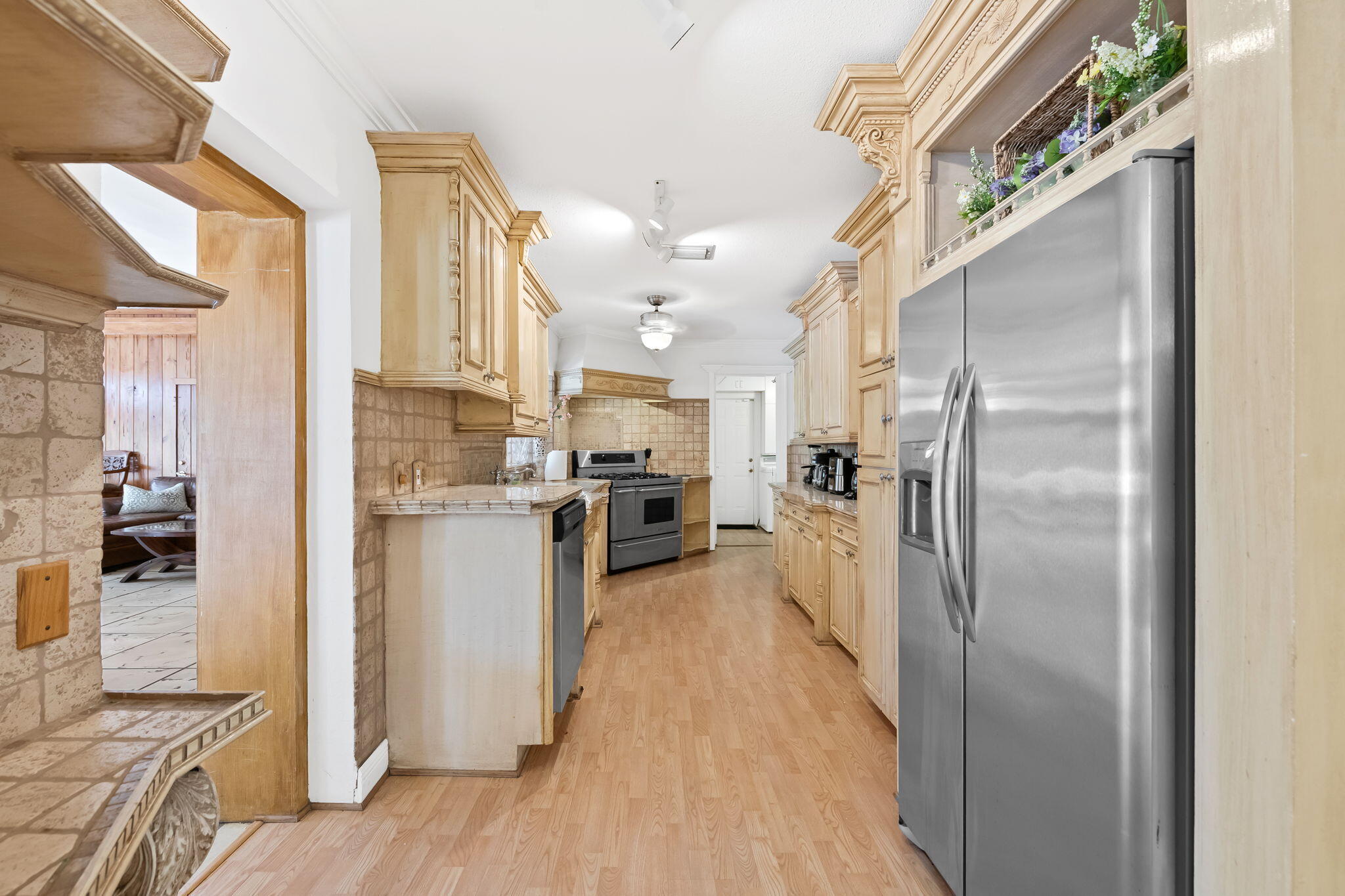 main property photo 14