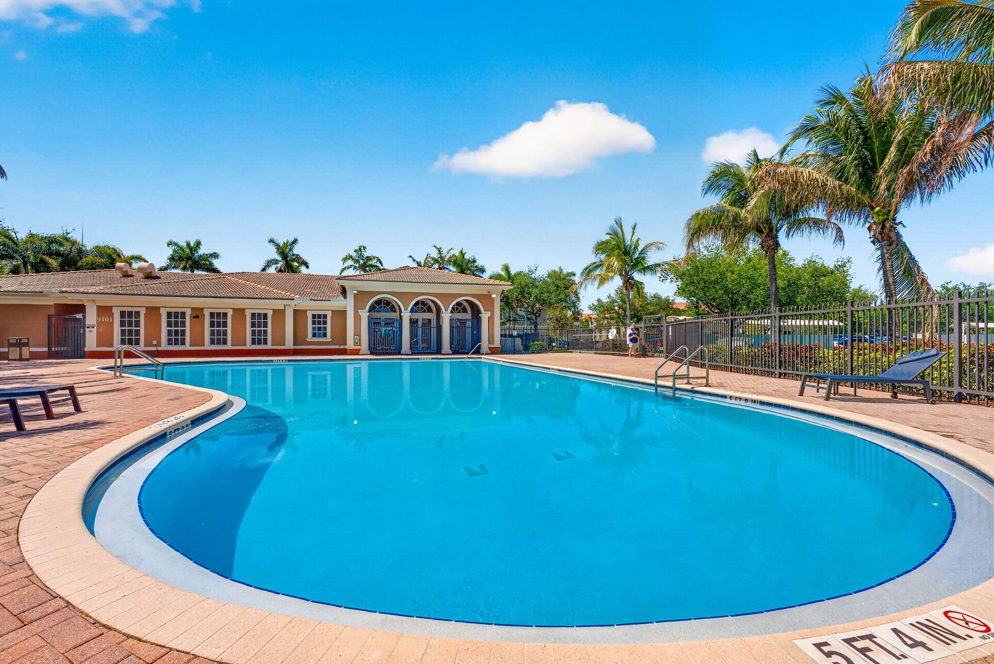 main property photo 37