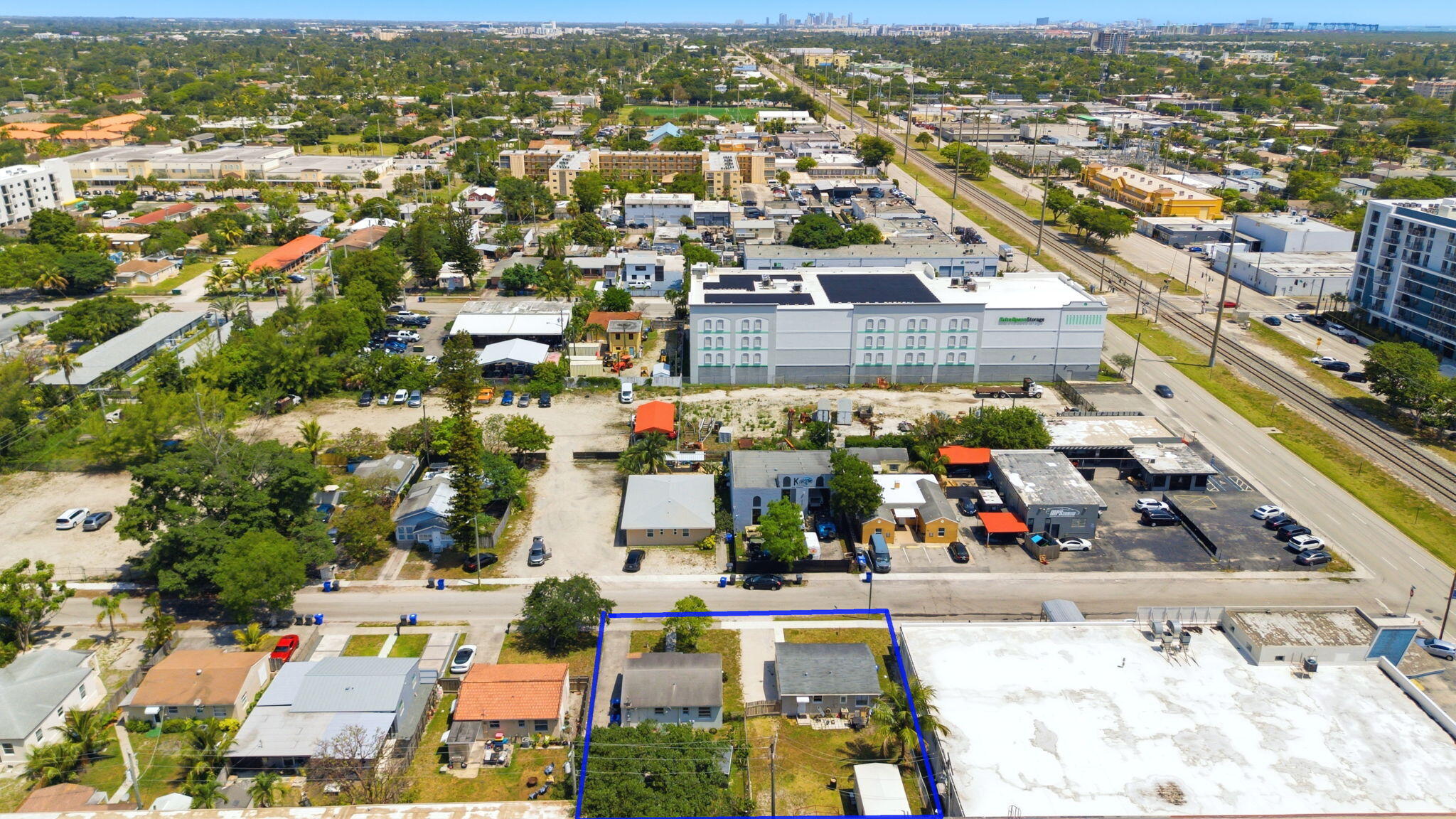 main property photo 28