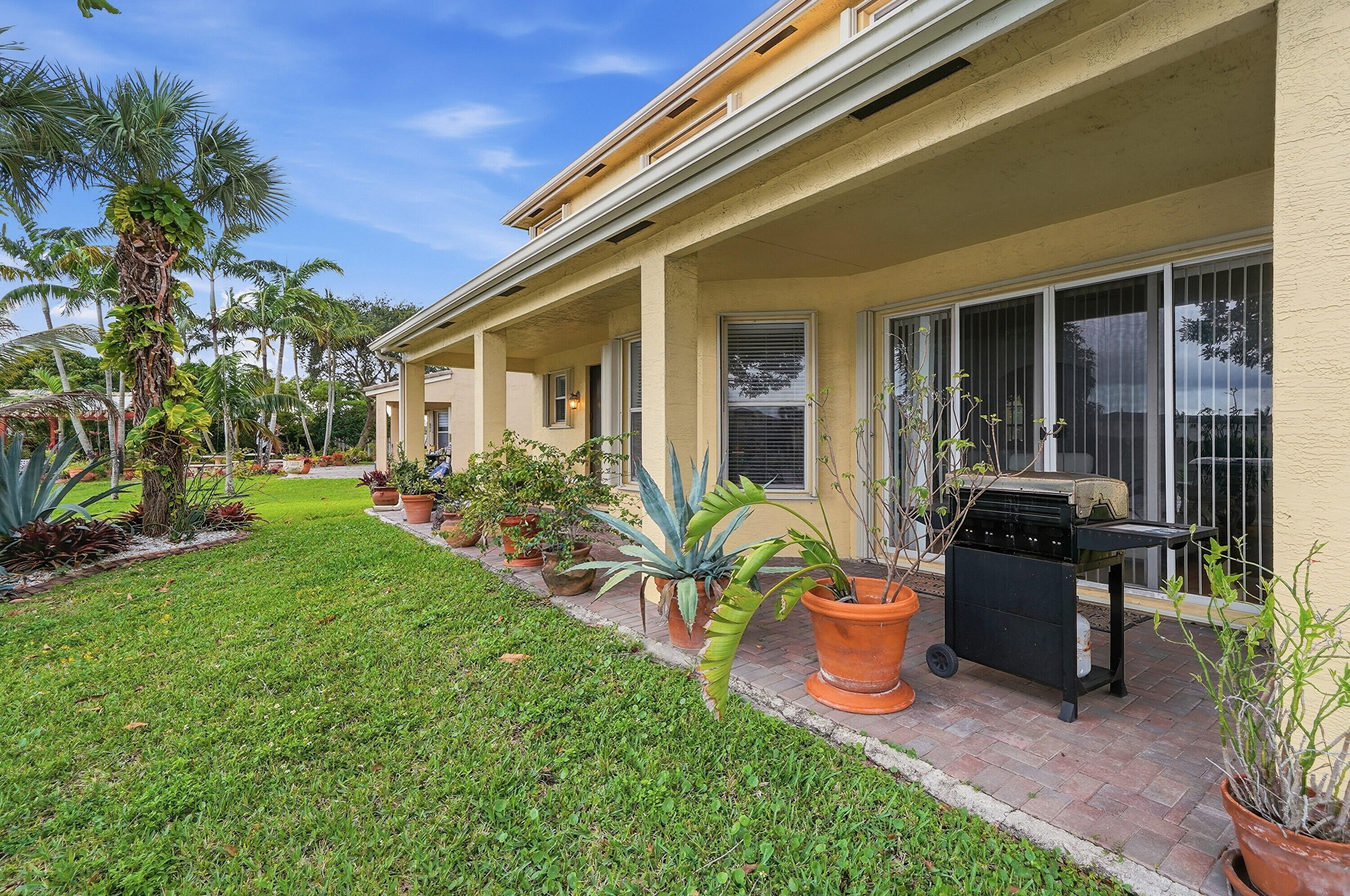 main property photo 25