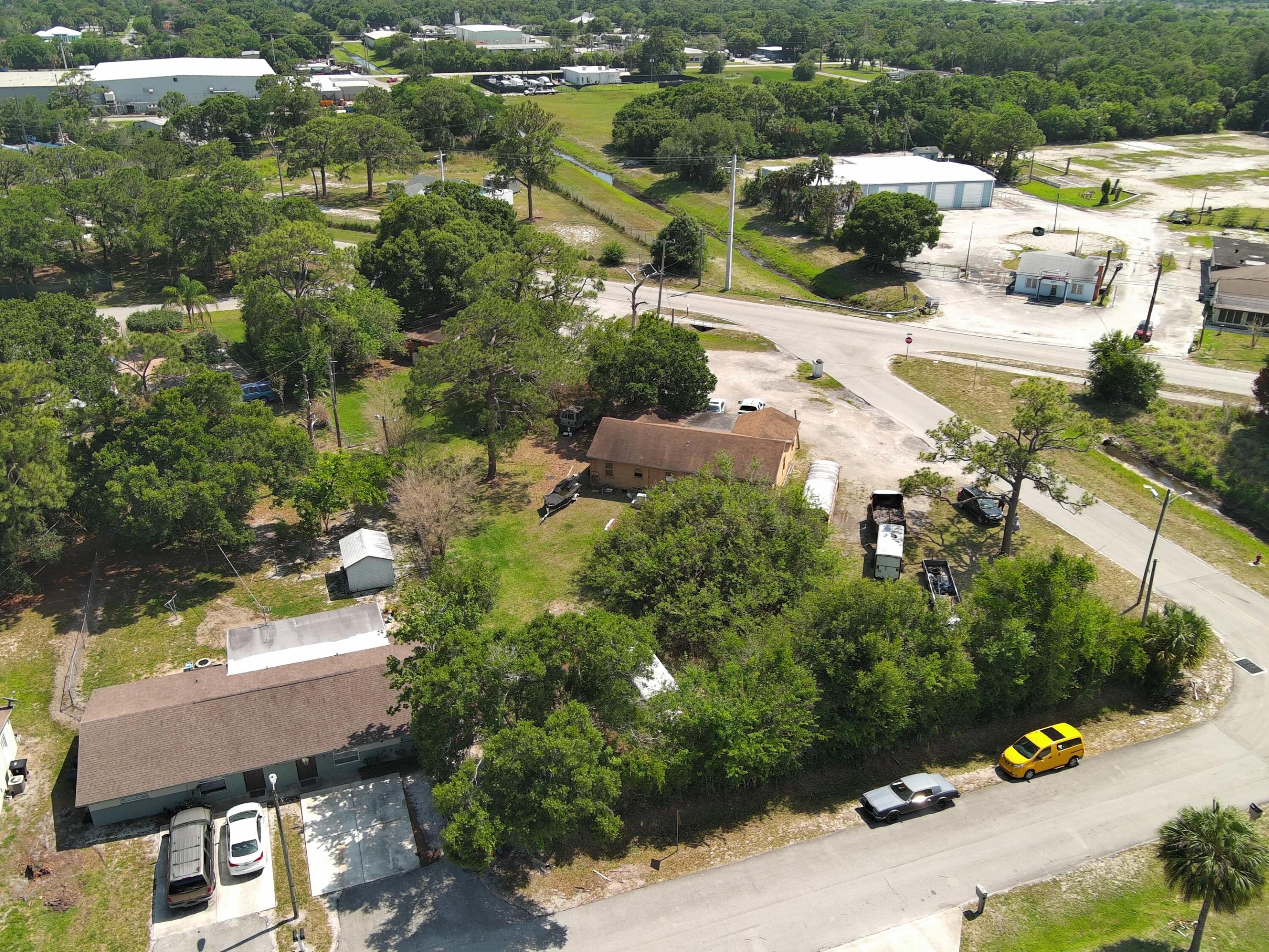 main property photo 11