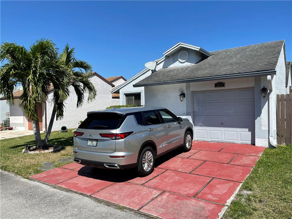 property viewer photo 1