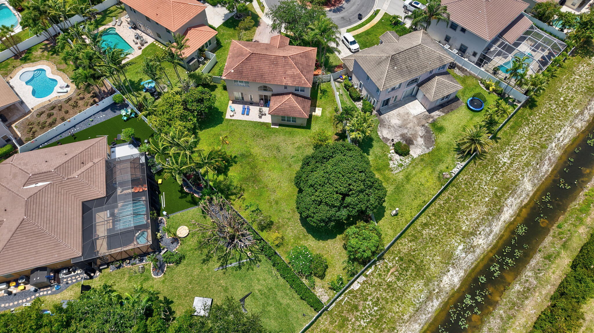 main property photo 64