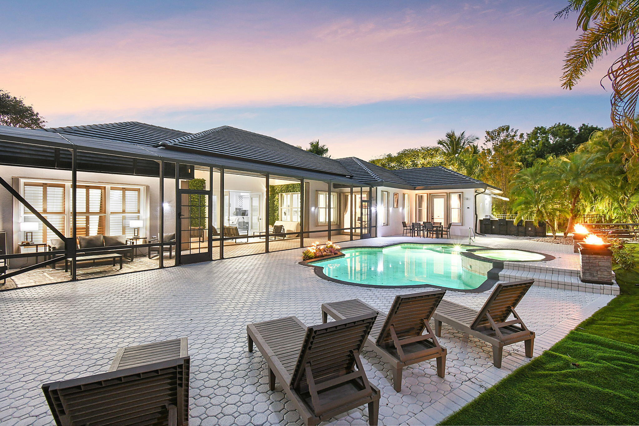 main property photo 20