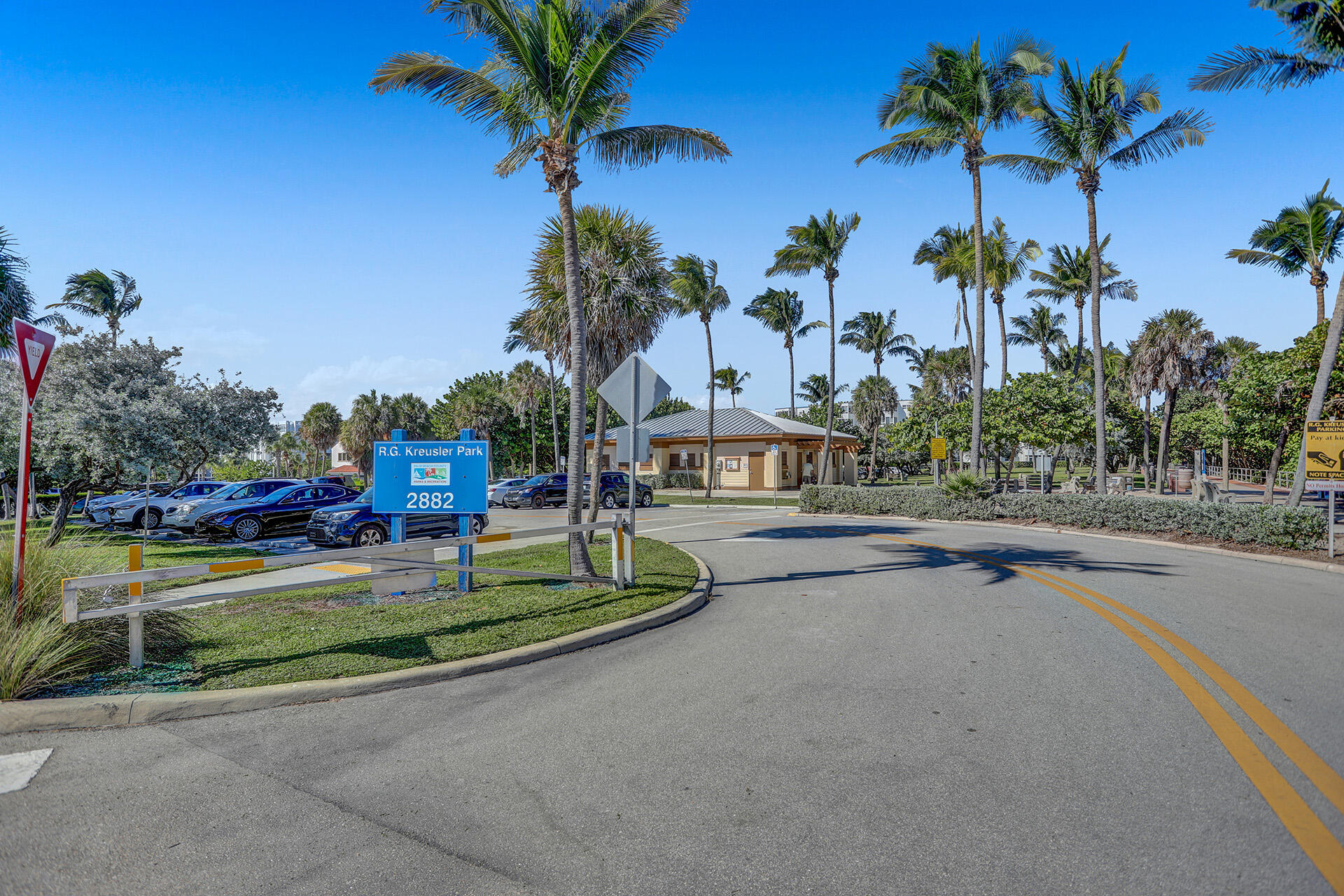 main property photo 41