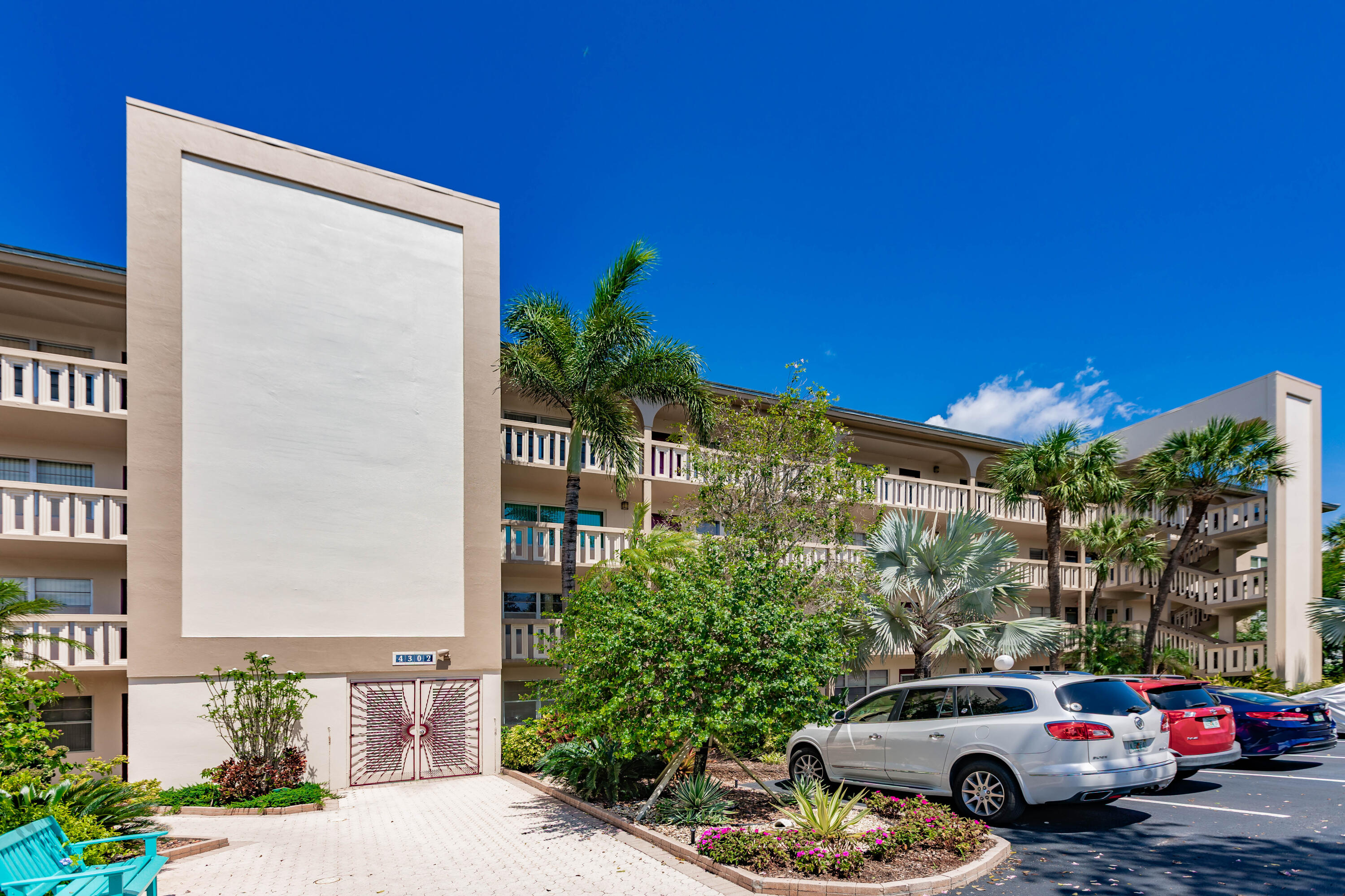 main property photo 16