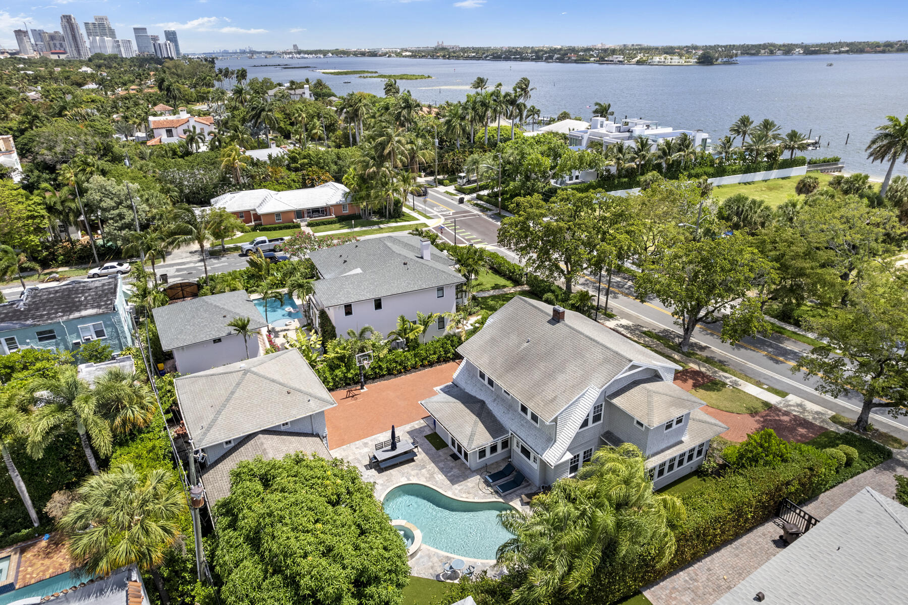 main property photo 35