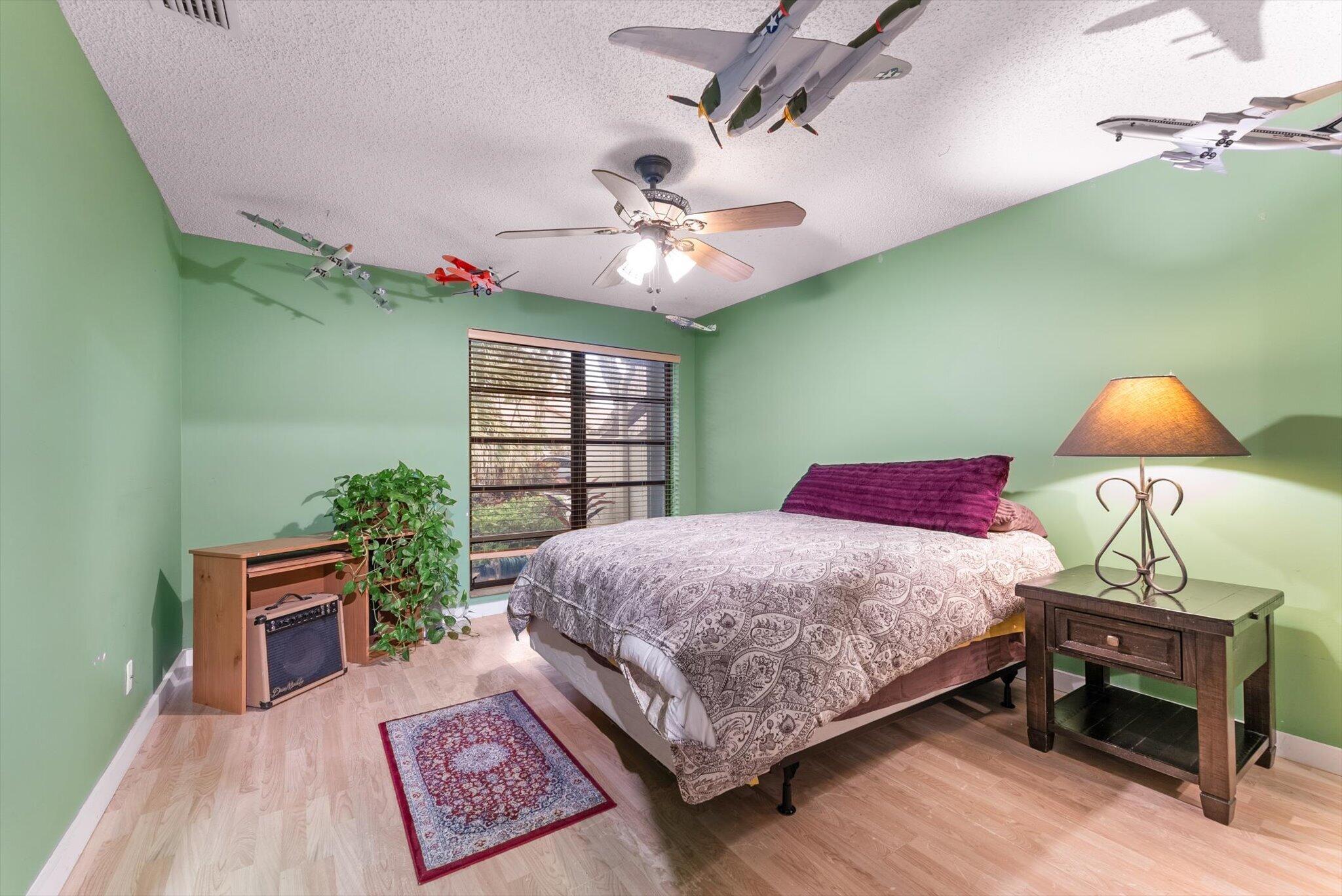 main property photo 17