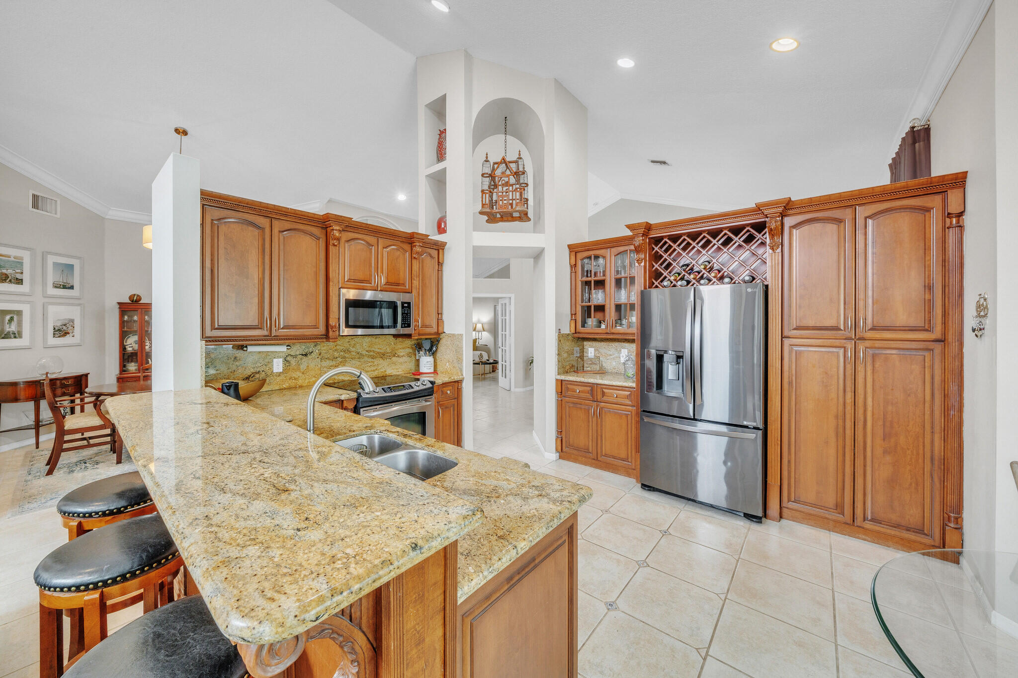 main property photo 11
