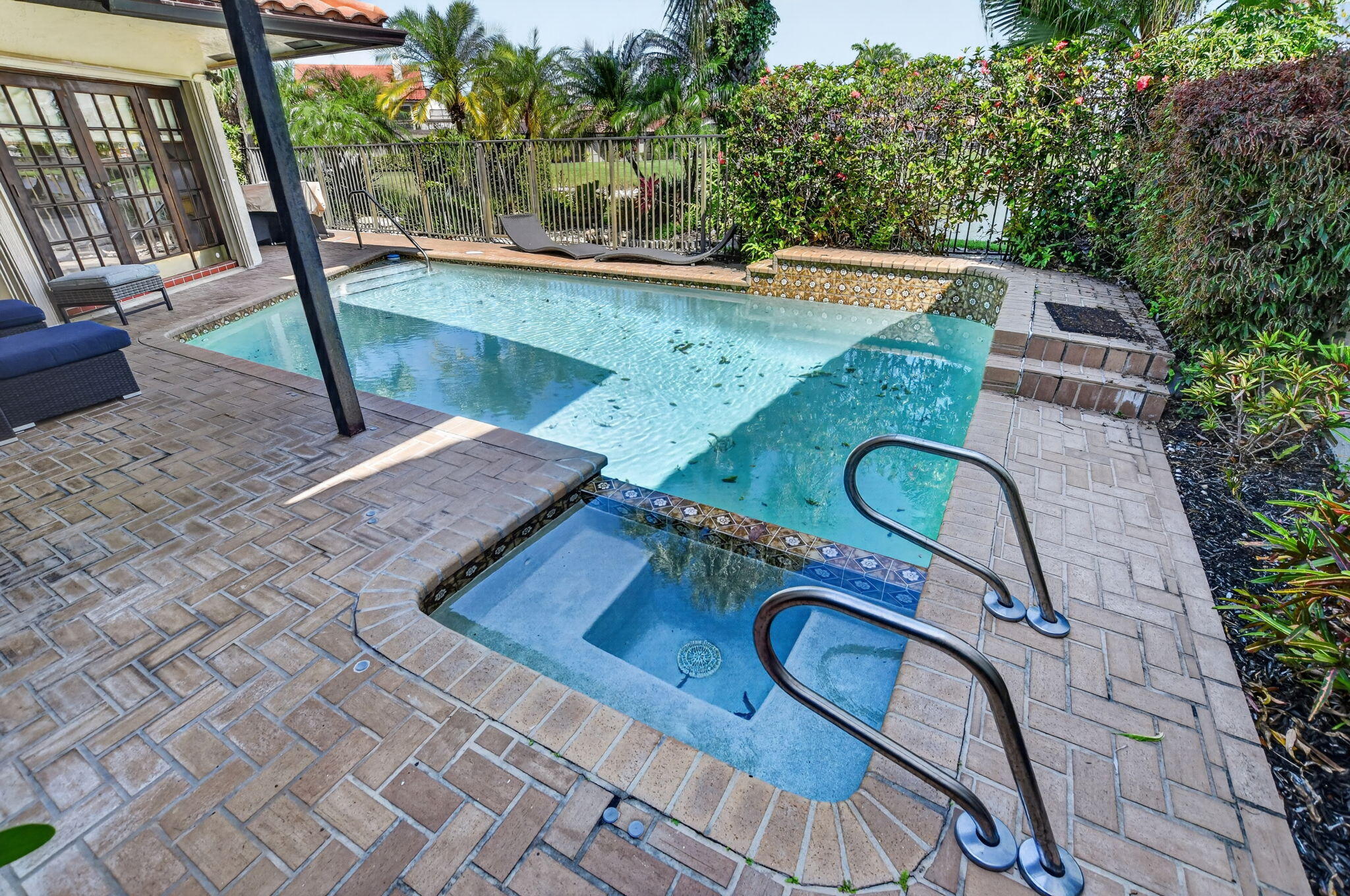 main property photo 50