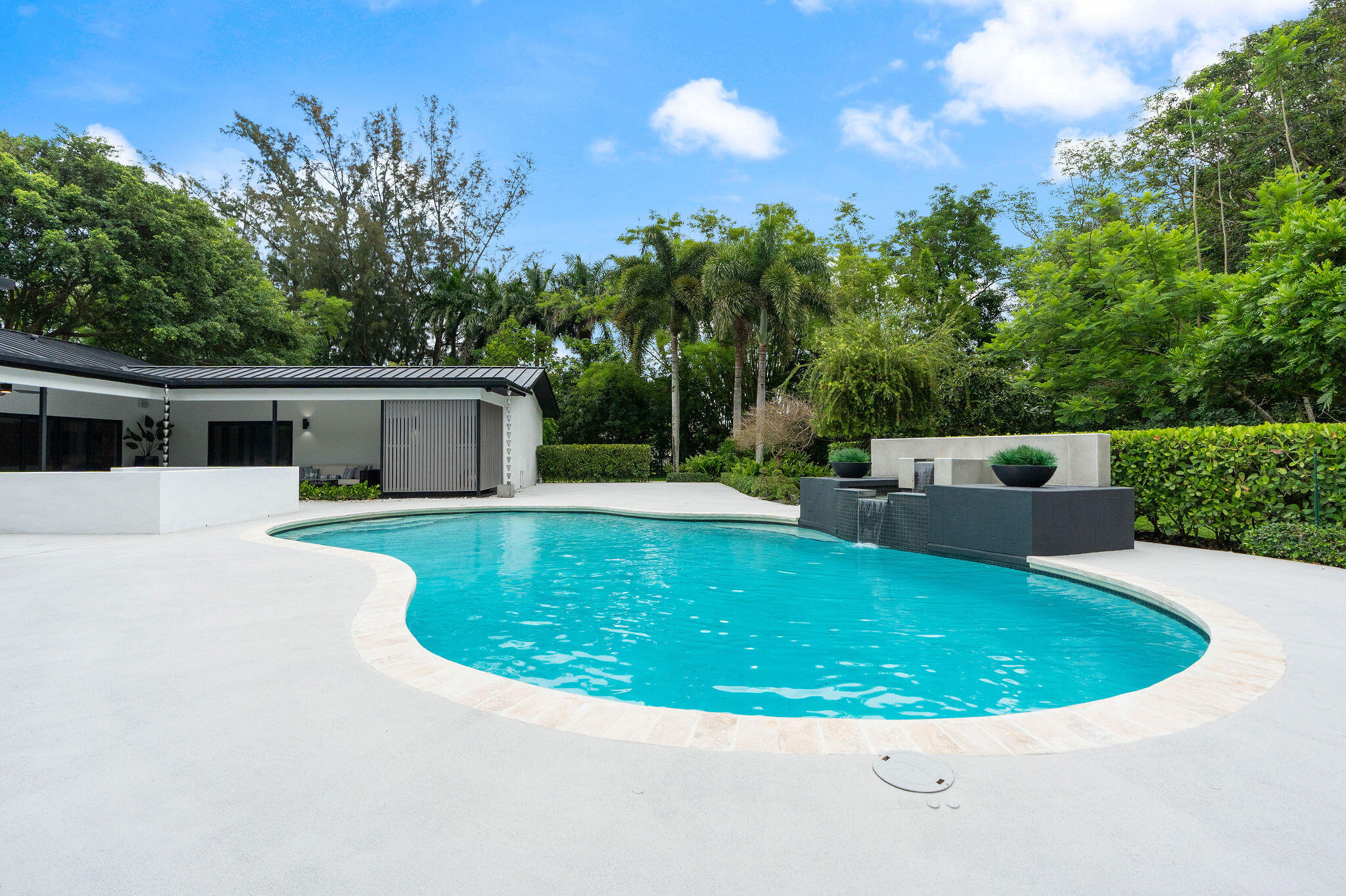 main property photo 74