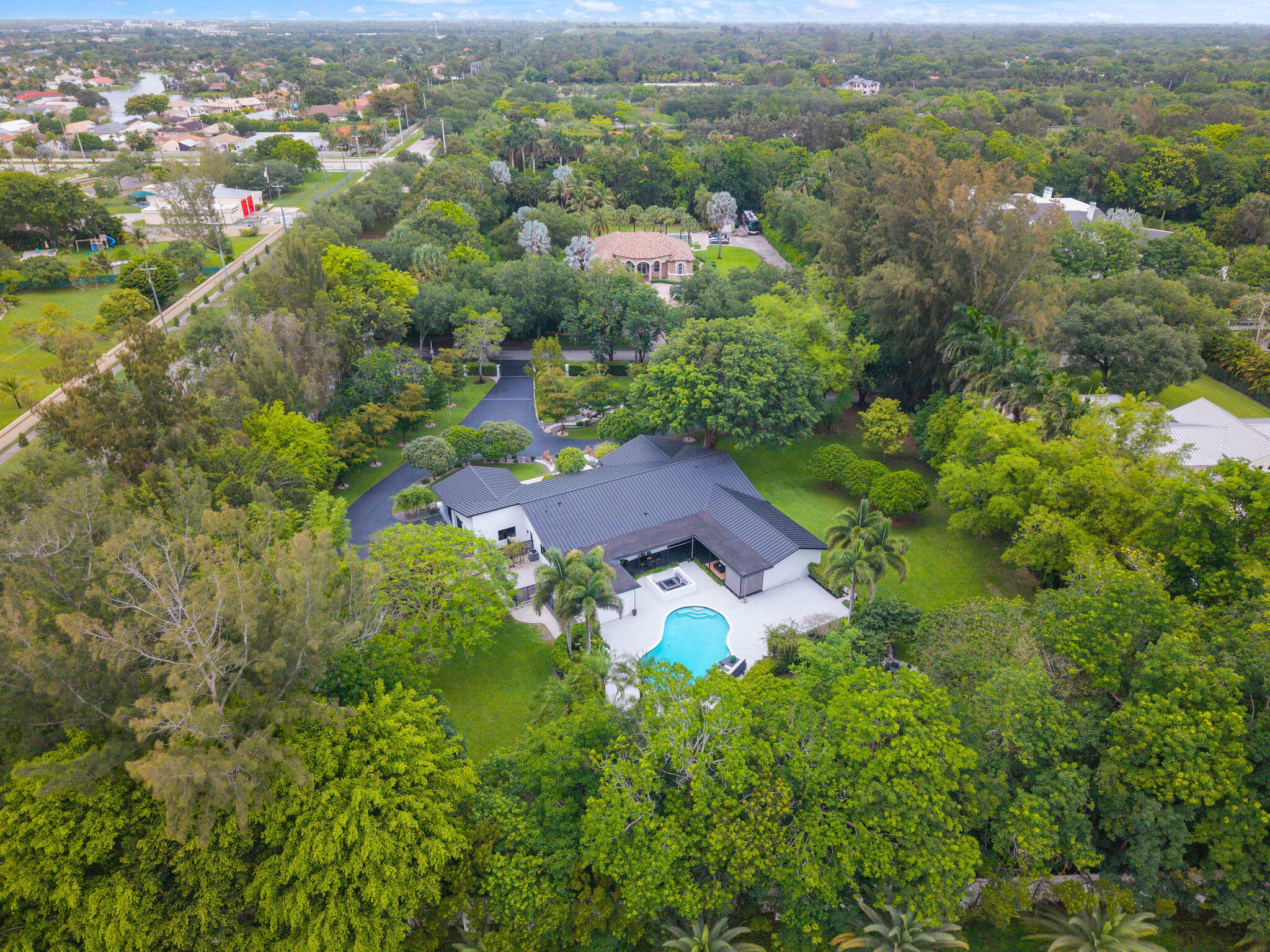 main property photo 94