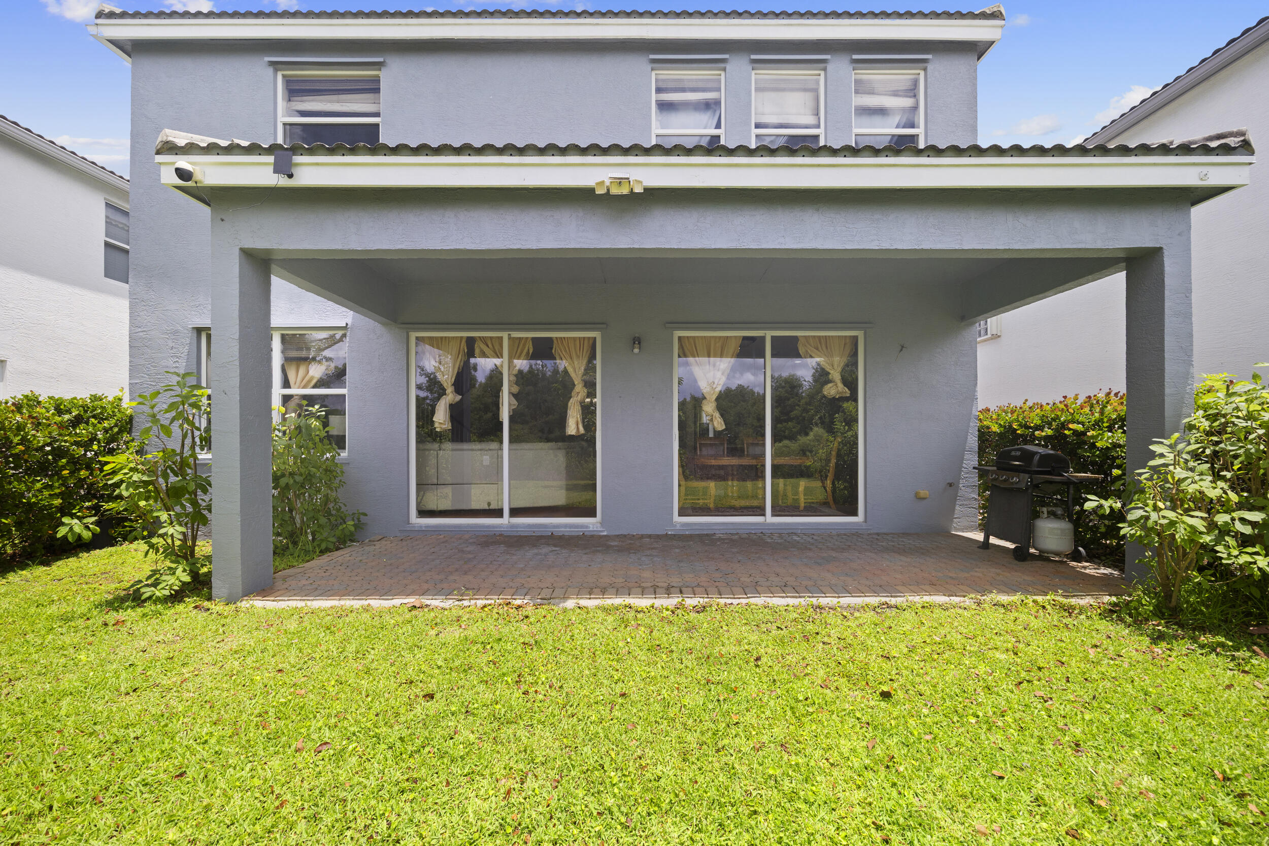 main property photo 50