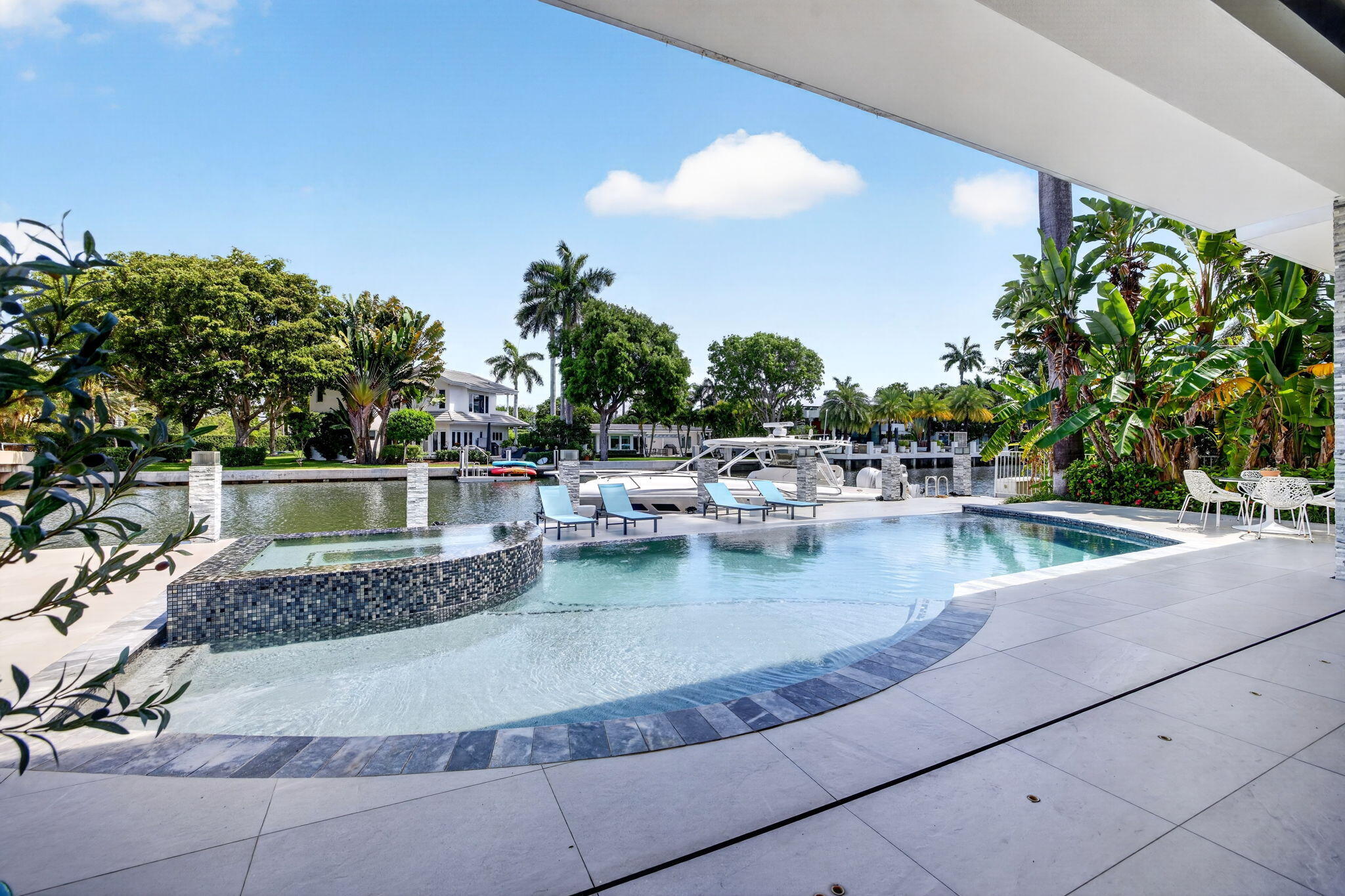main property photo 80