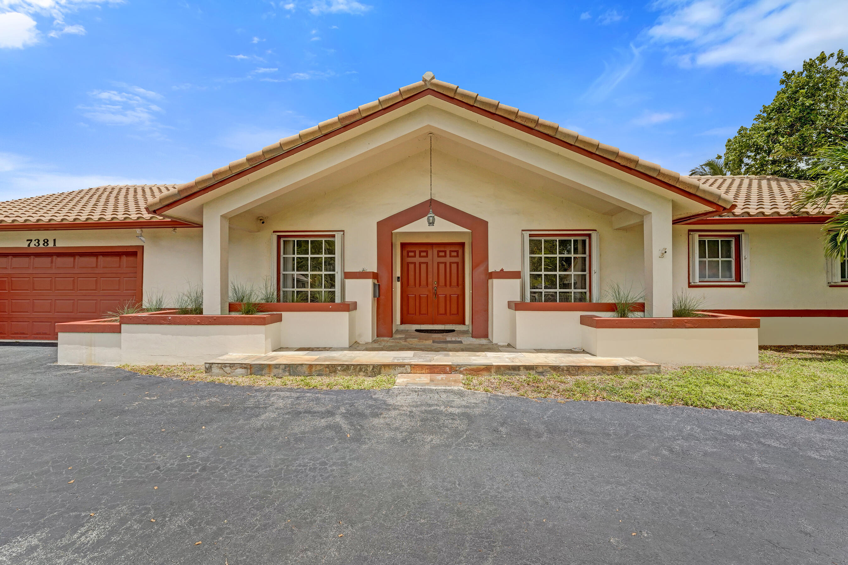 main property photo 77