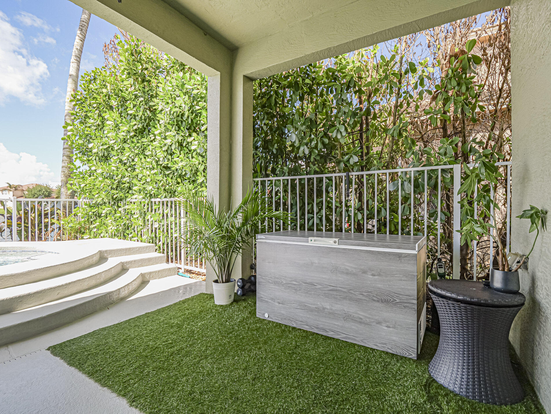 main property photo 40