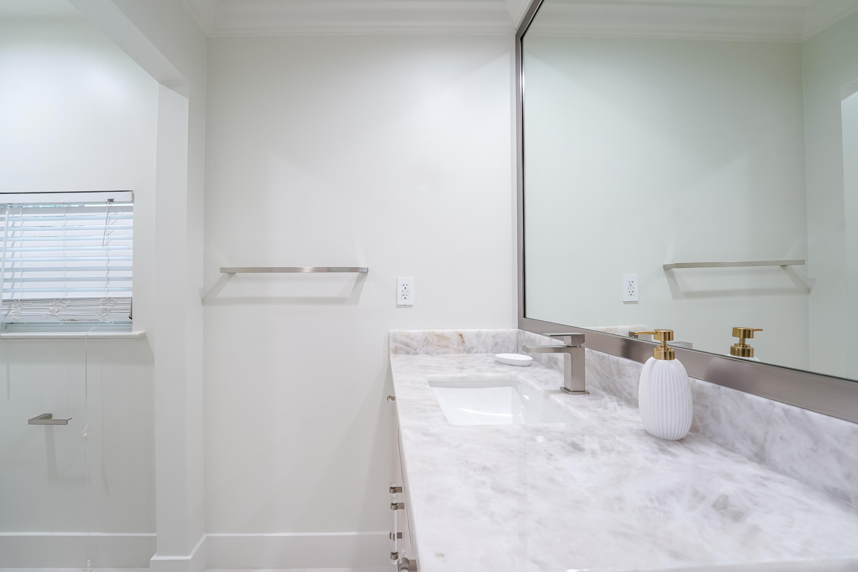 main property photo 63