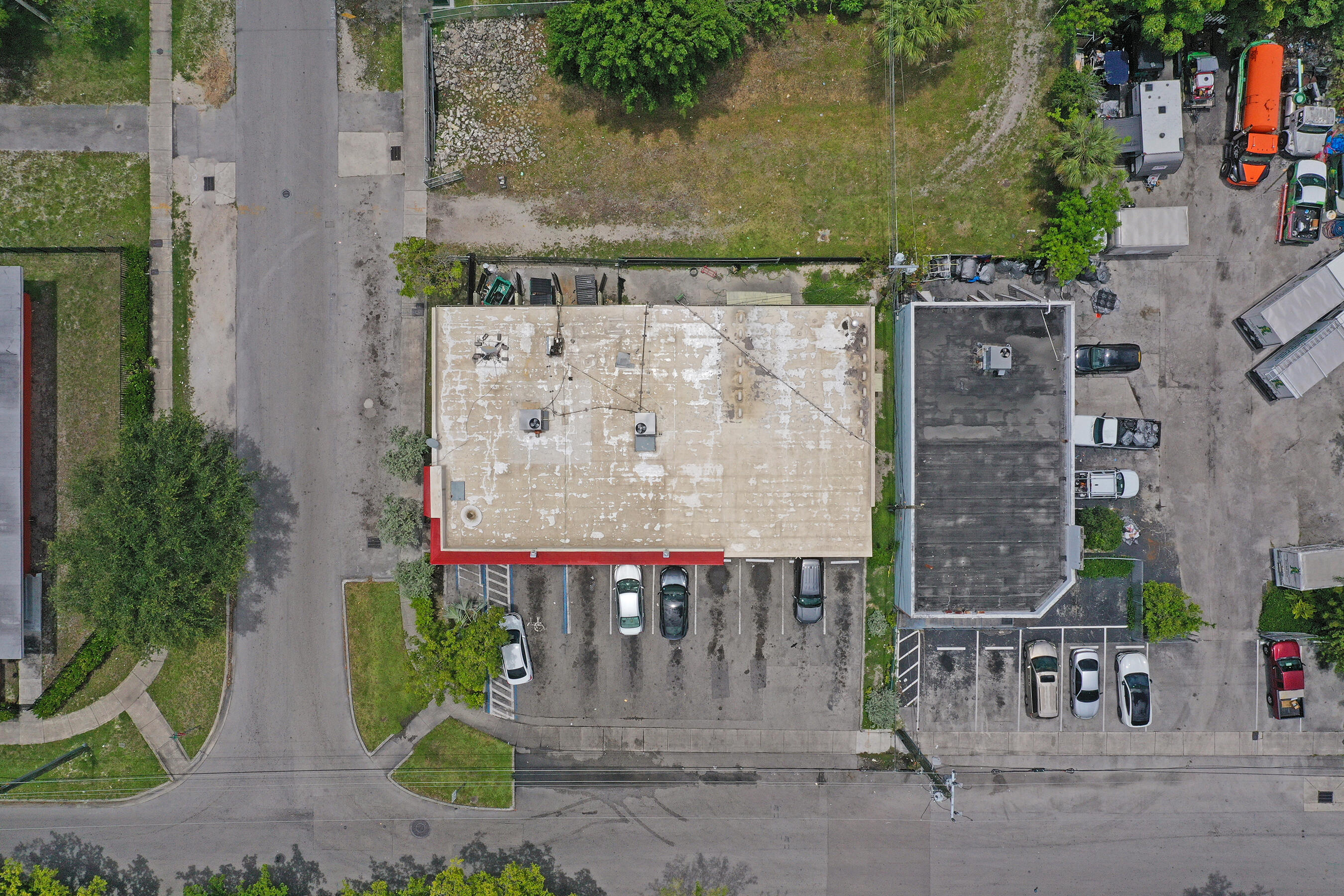 main property photo 13