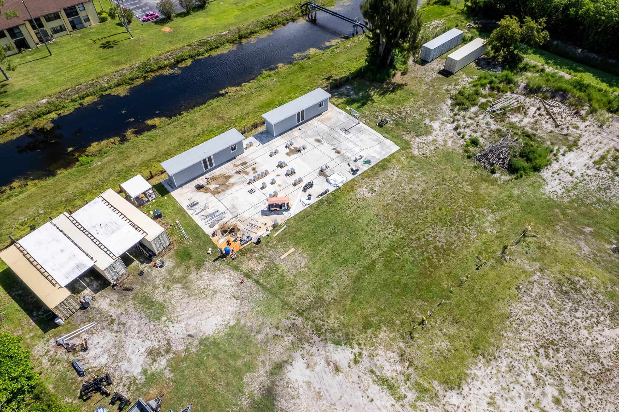 main property photo 34