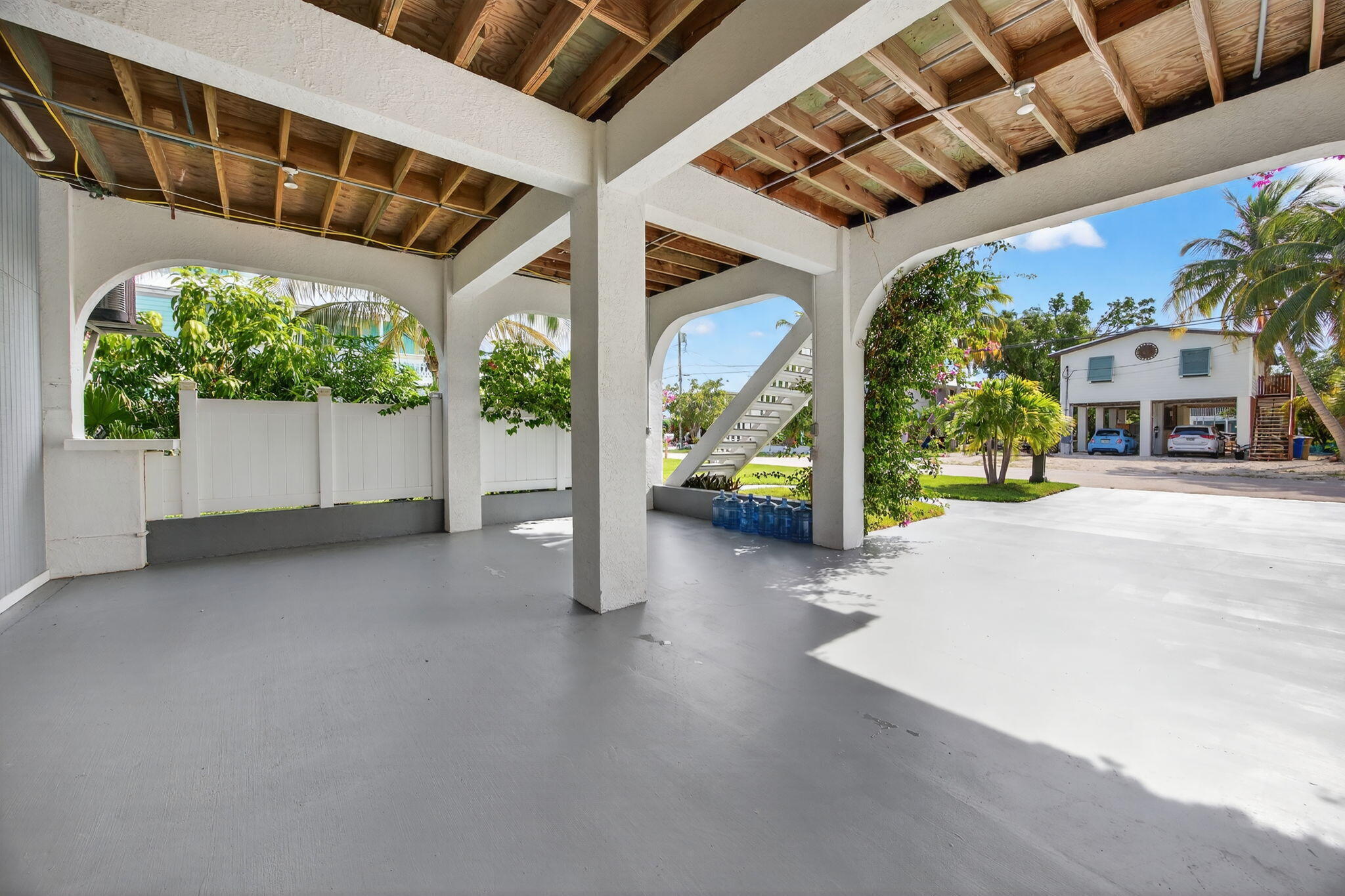 main property photo 40
