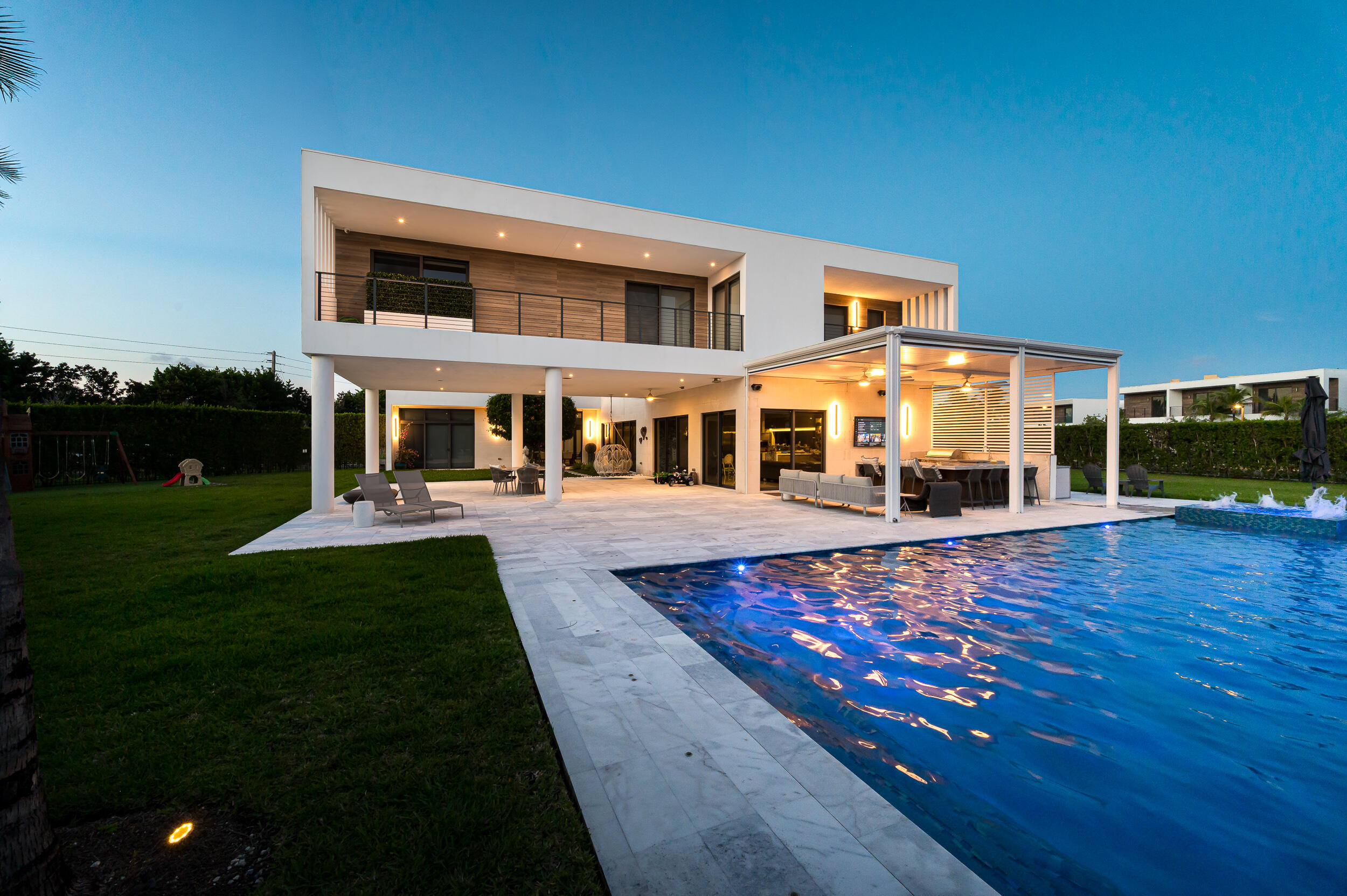 main property photo 74