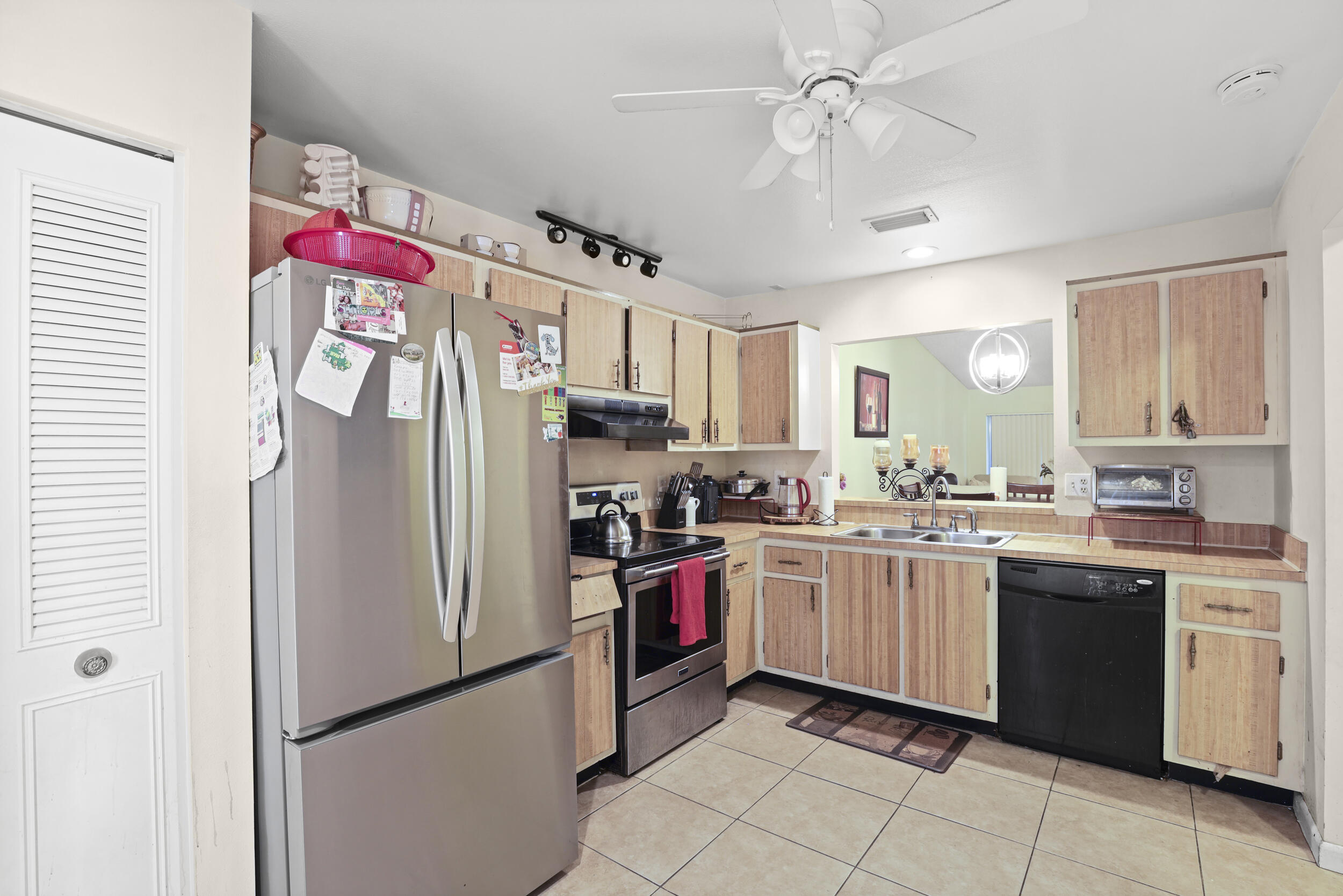 main property photo 14