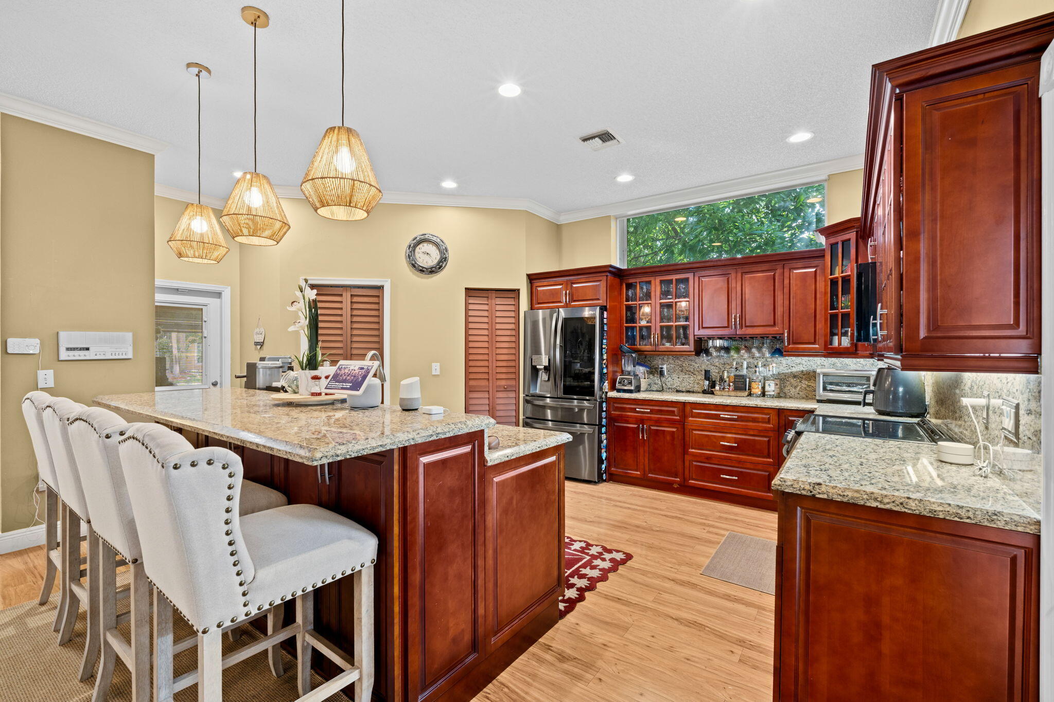 main property photo 10
