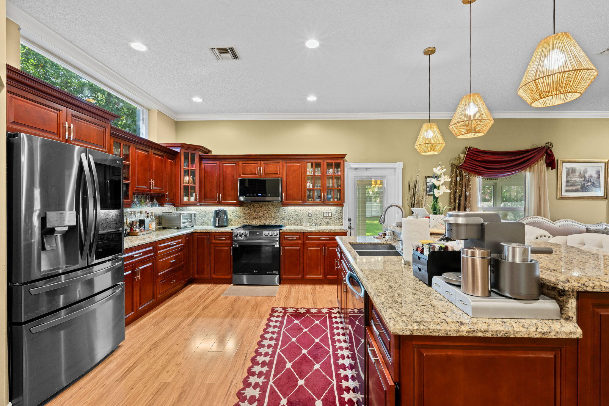 main property photo 12