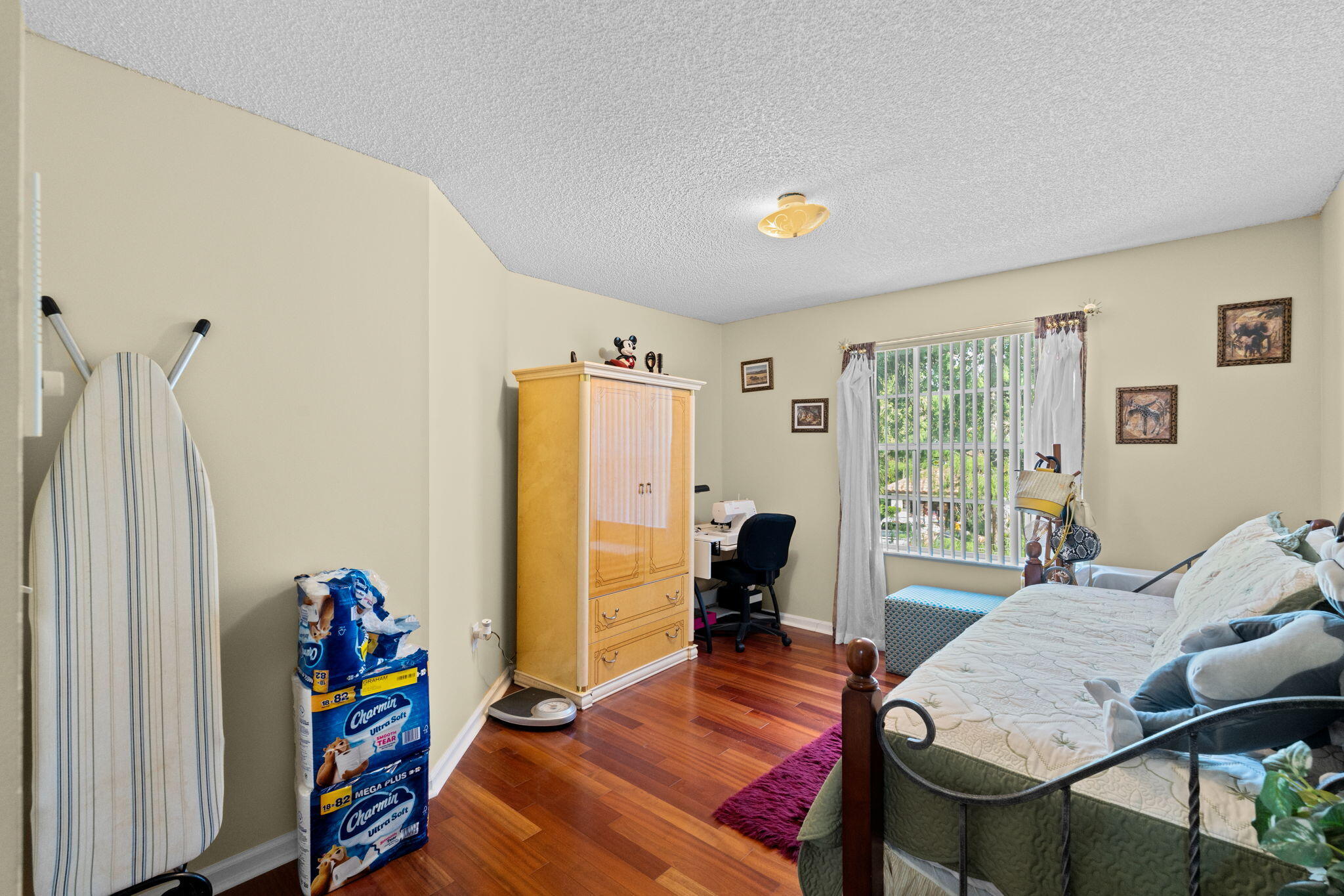 main property photo 28