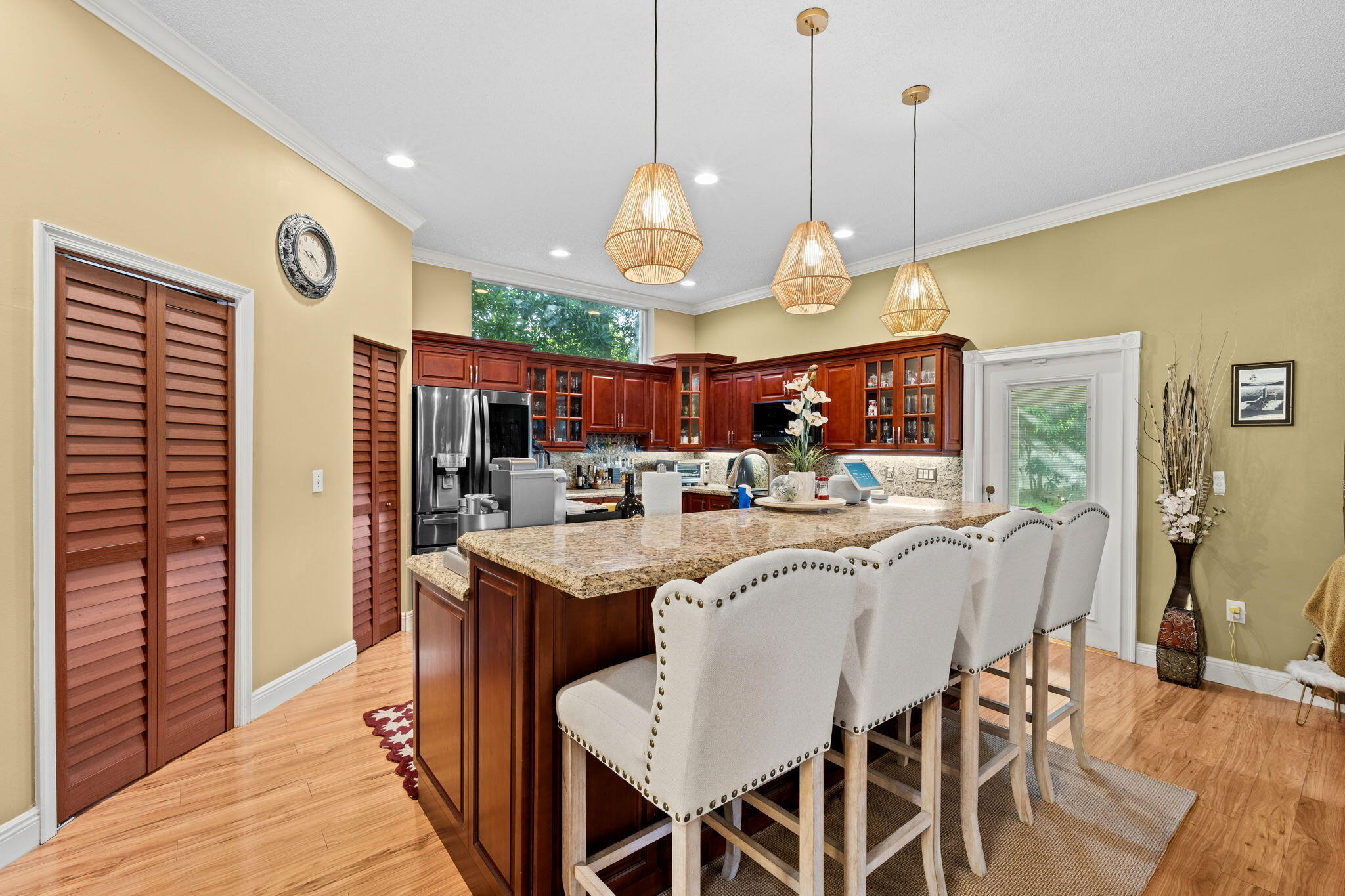 main property photo 9