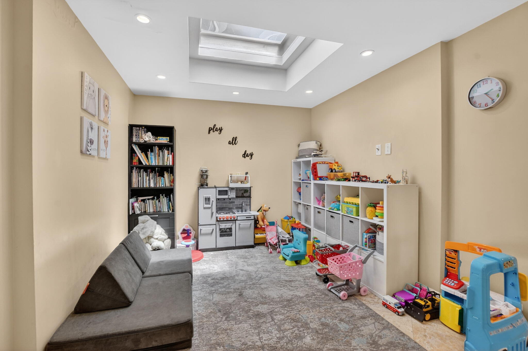 main property photo 20
