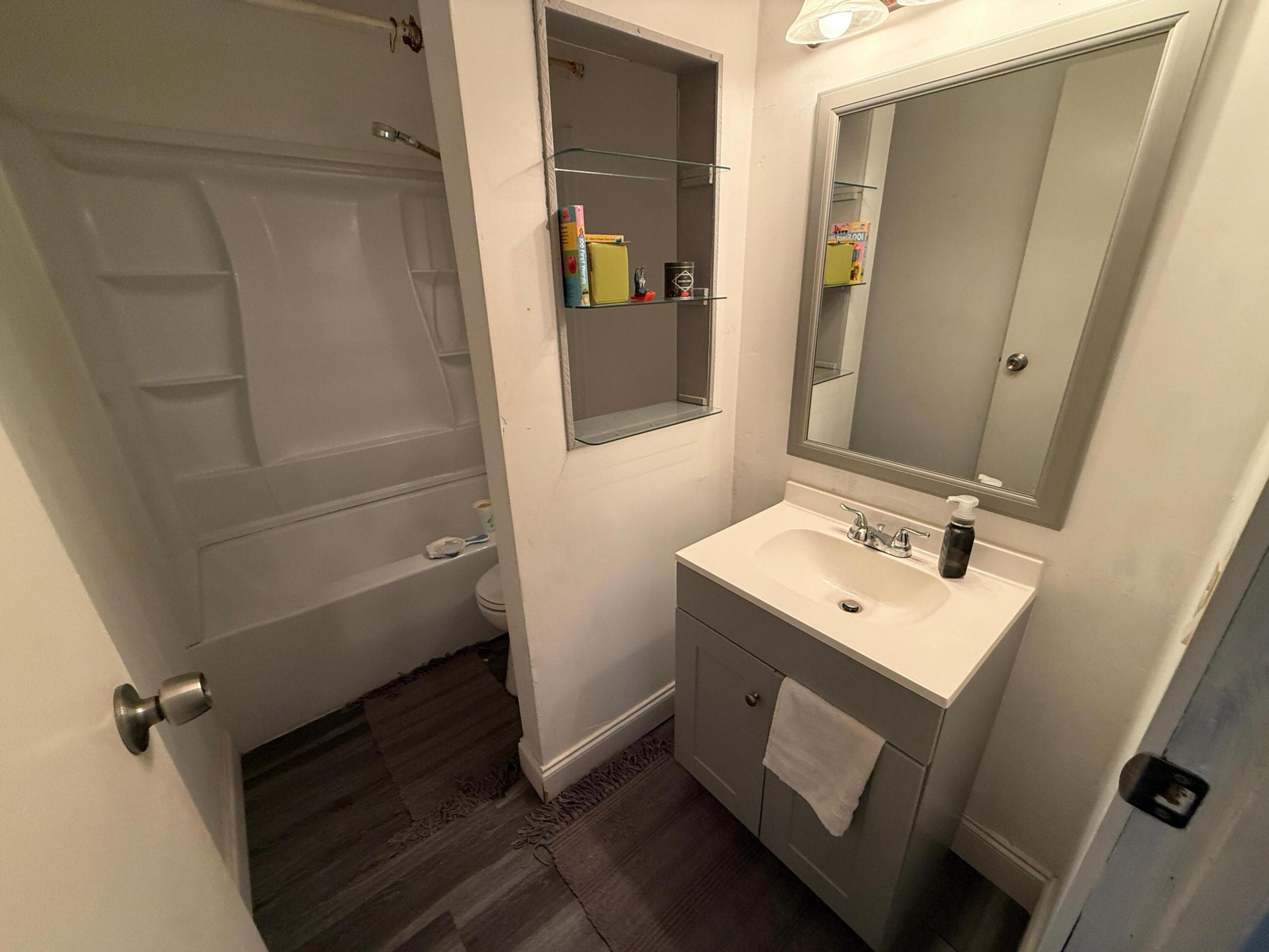 main property photo 13