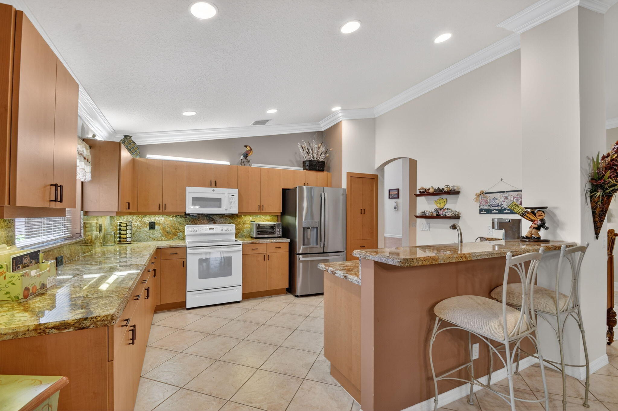 main property photo 13