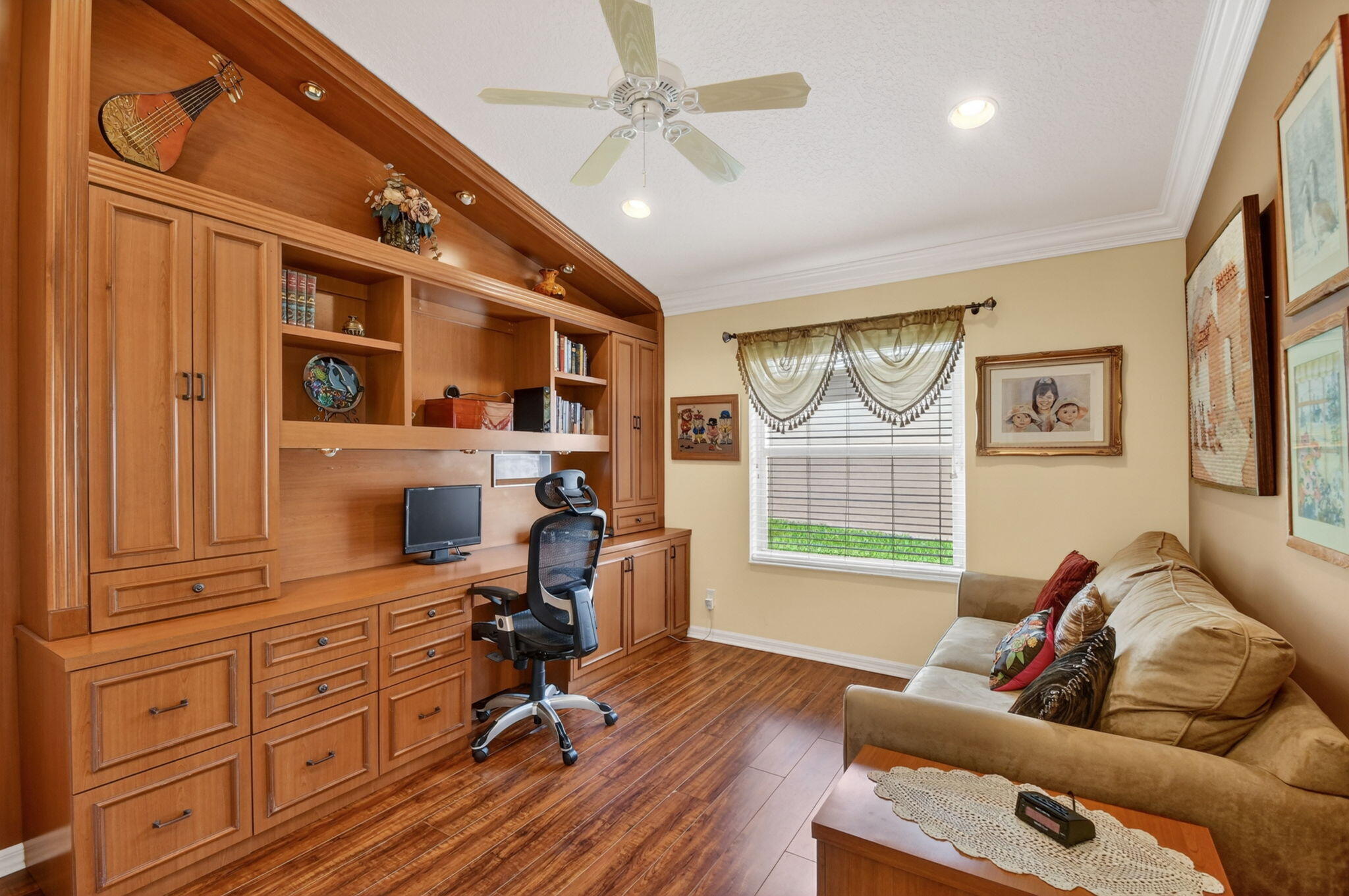 main property photo 25
