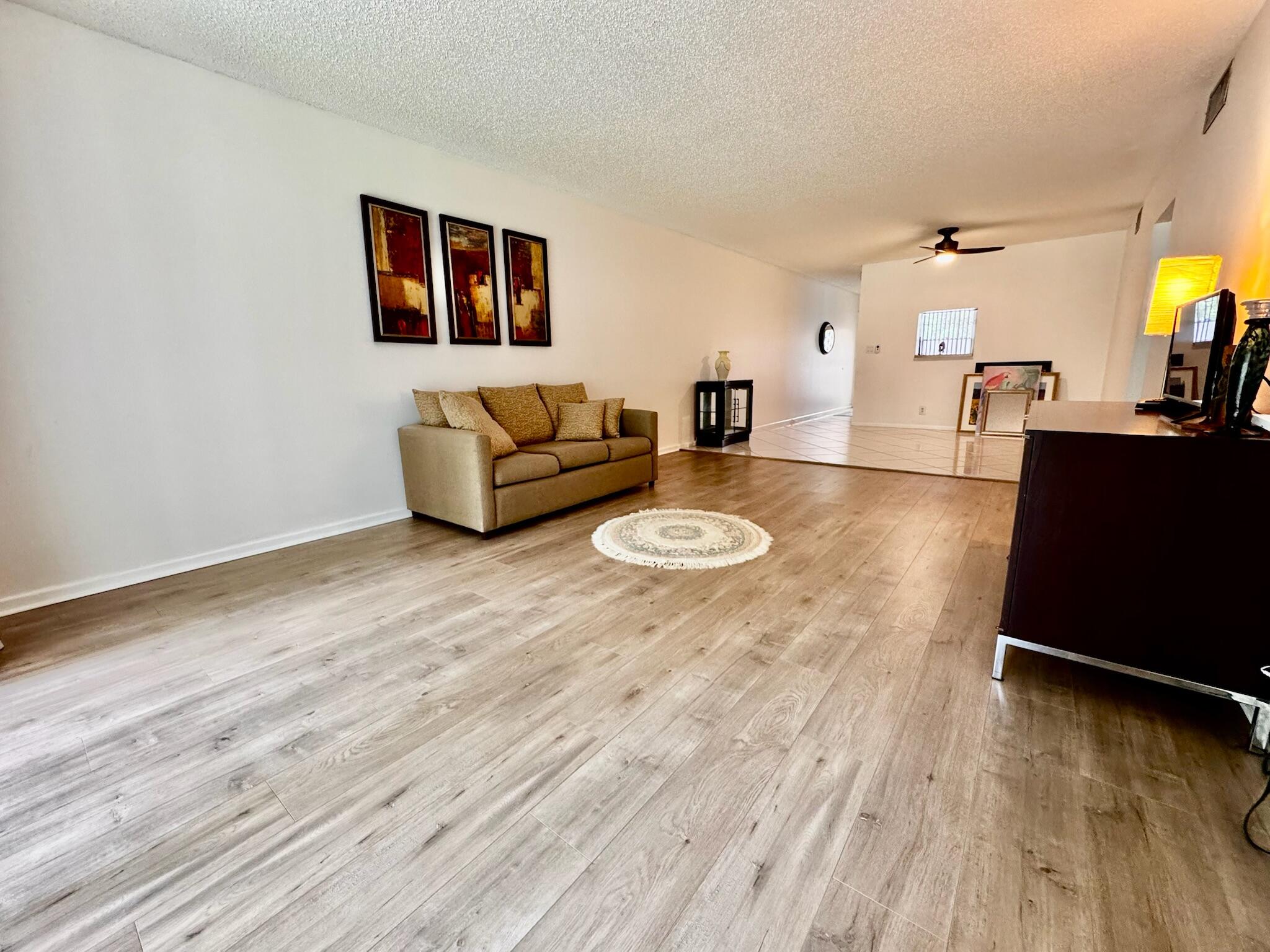property viewer photo 12