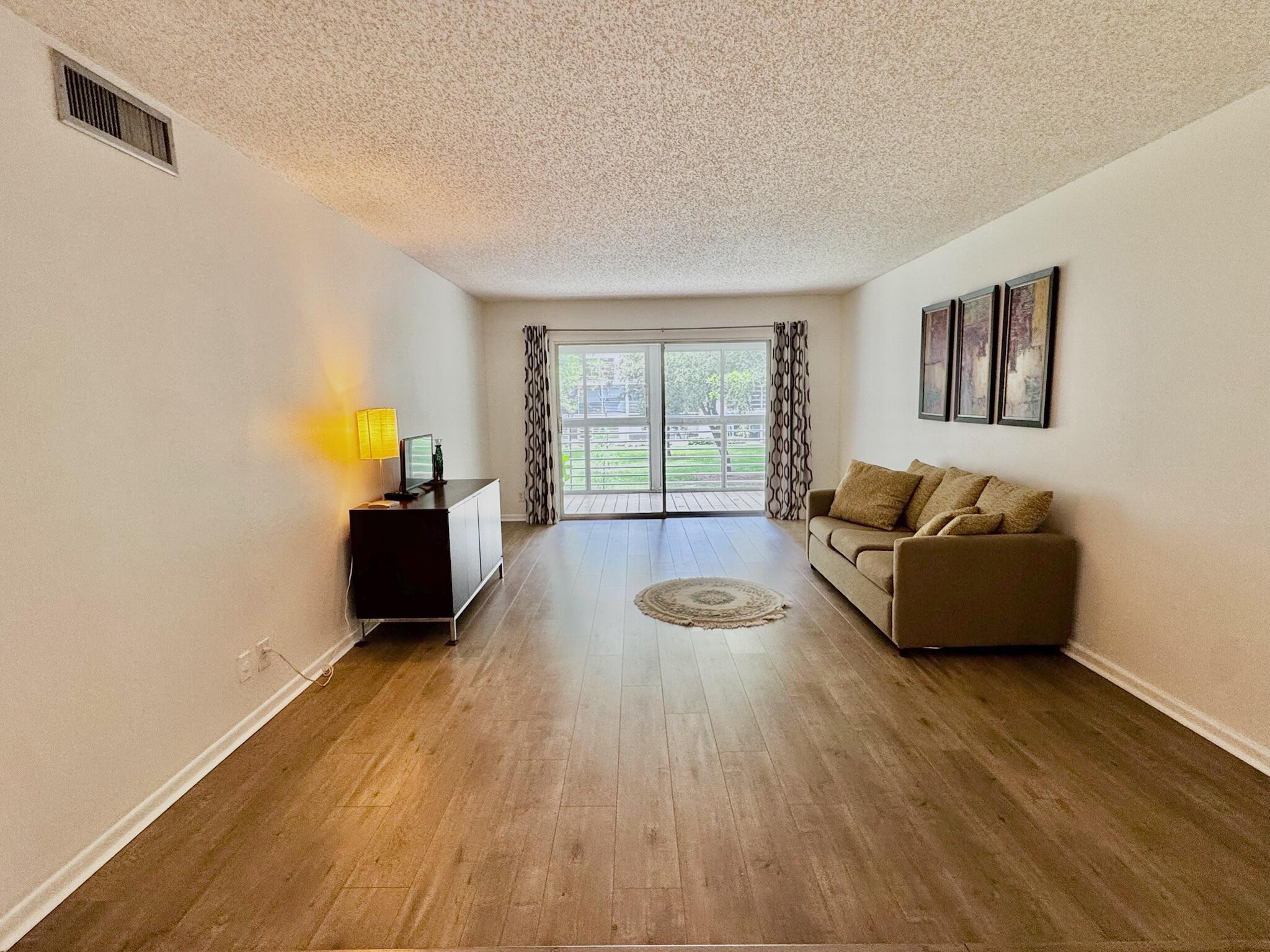 property viewer photo 13