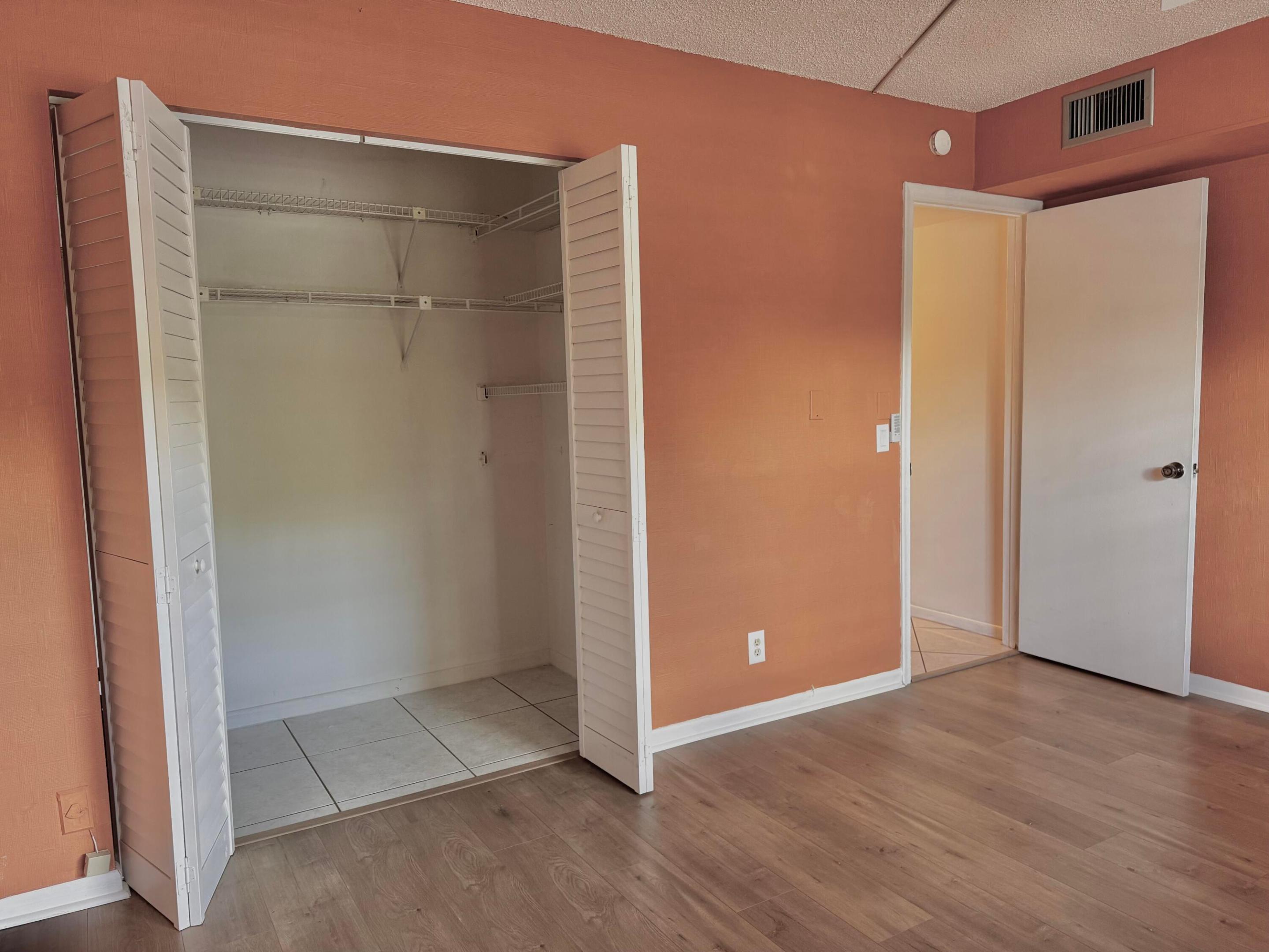 property viewer photo 18