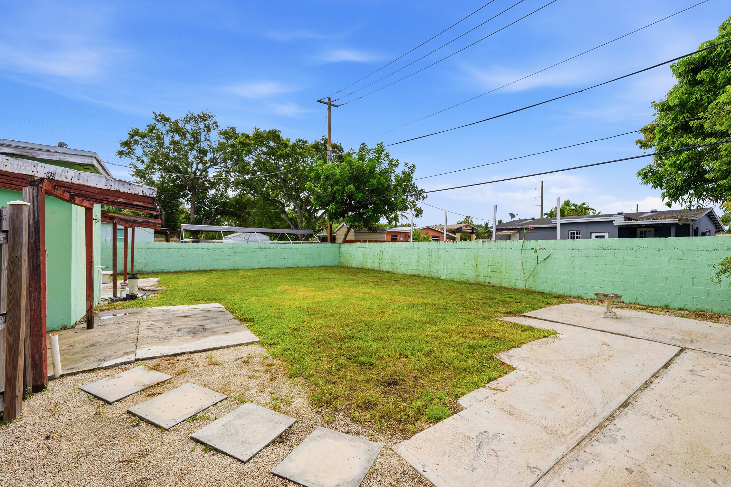 main property photo 18