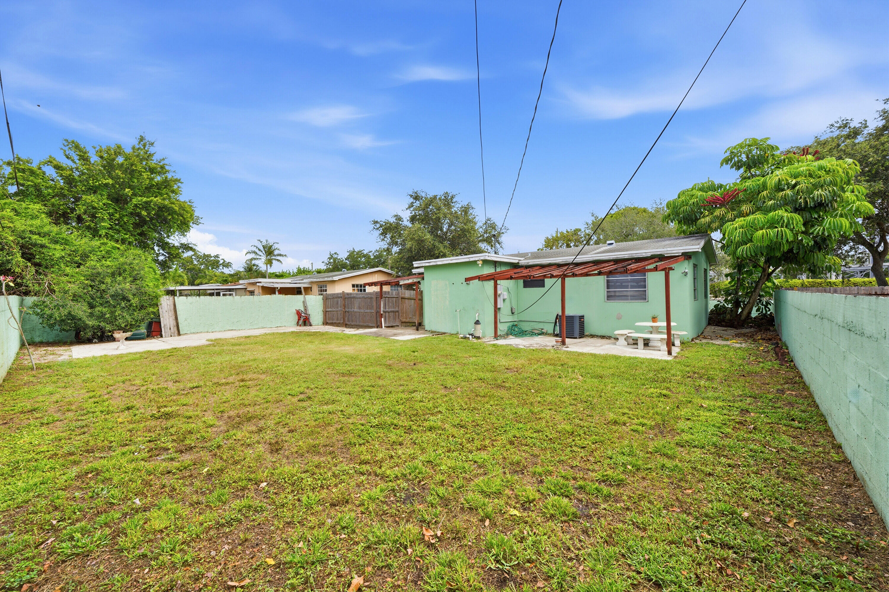 main property photo 19
