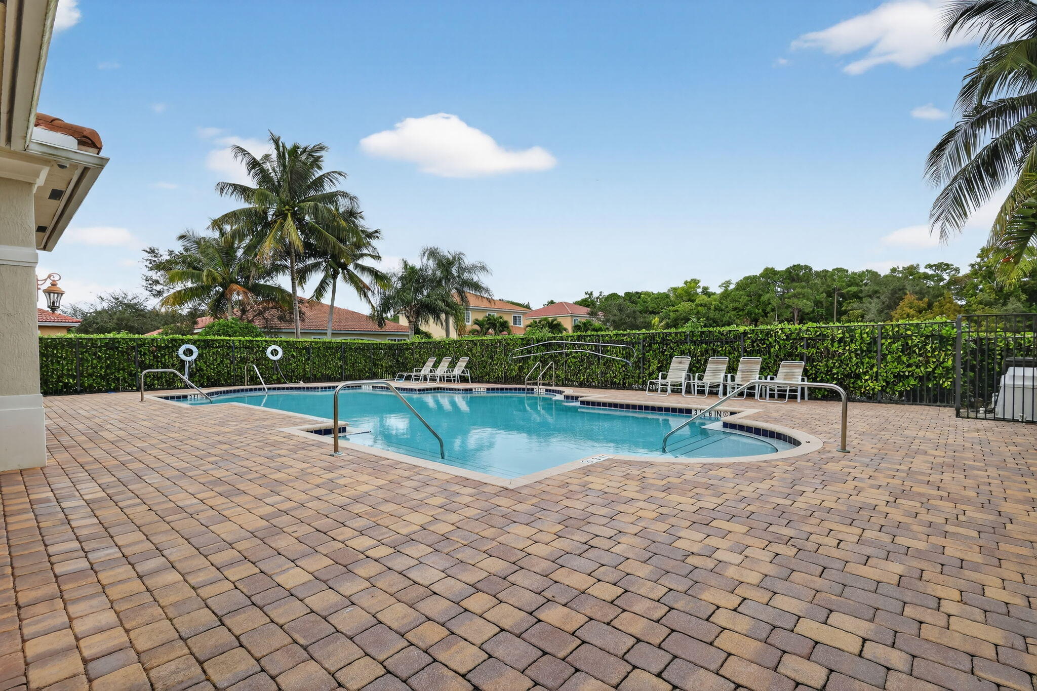 main property photo 50