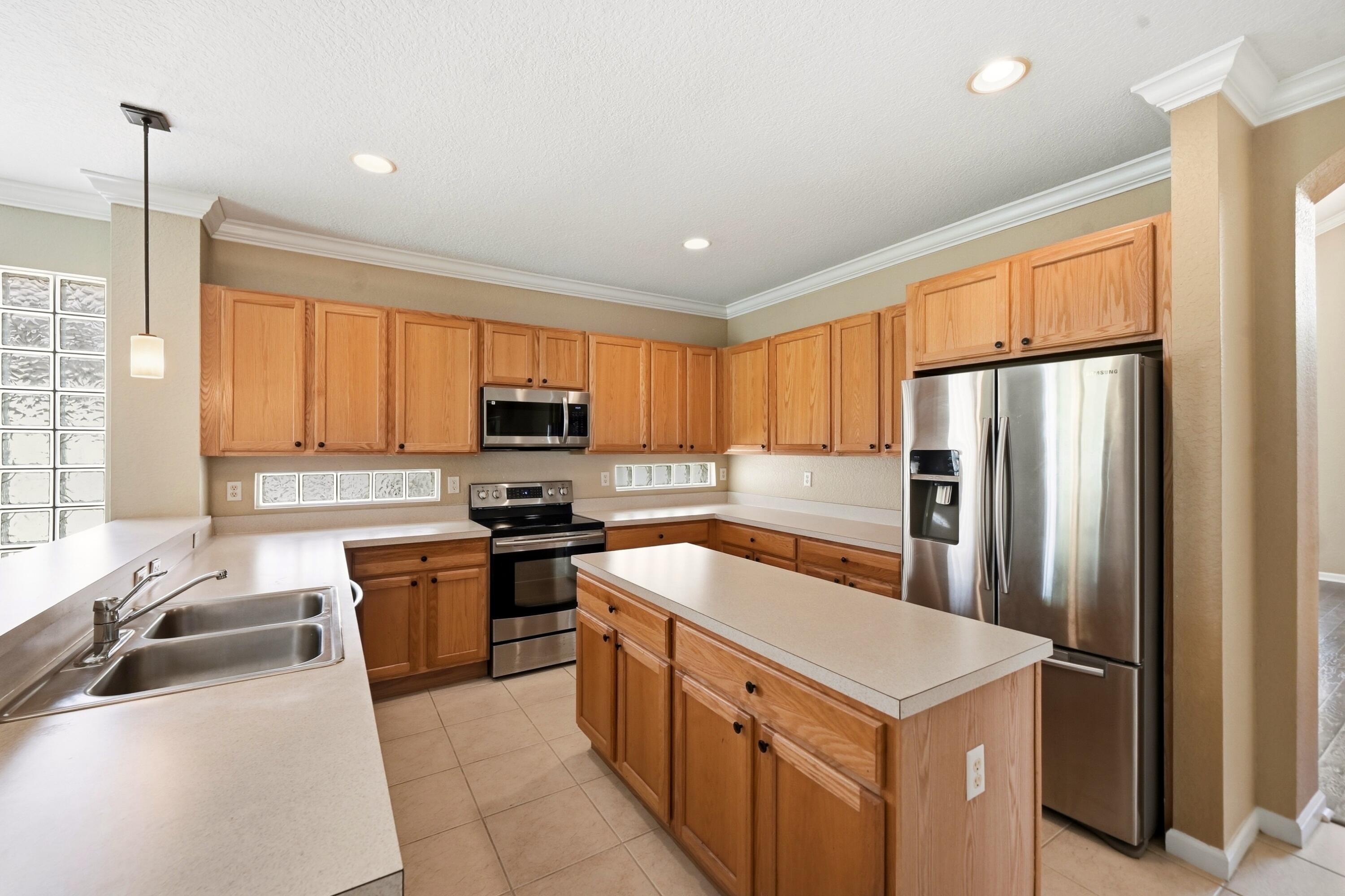 main property photo 16