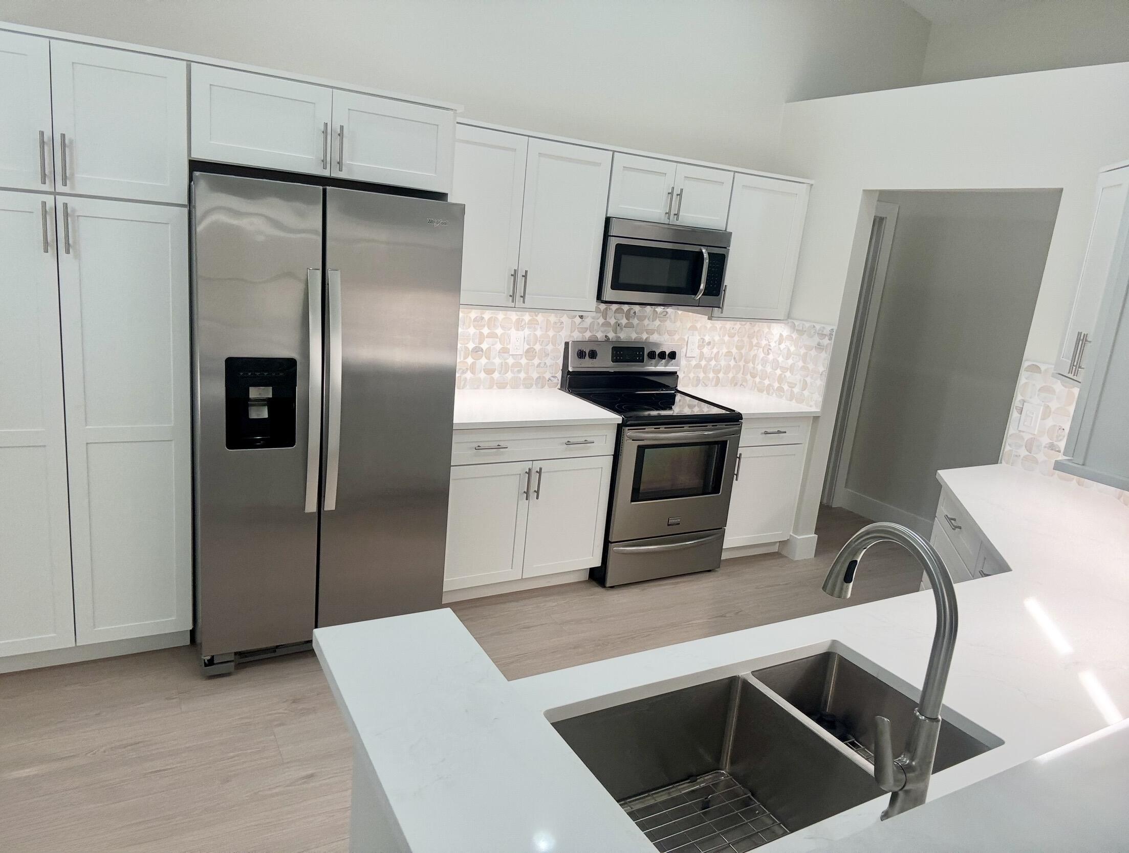 property viewer photo 12