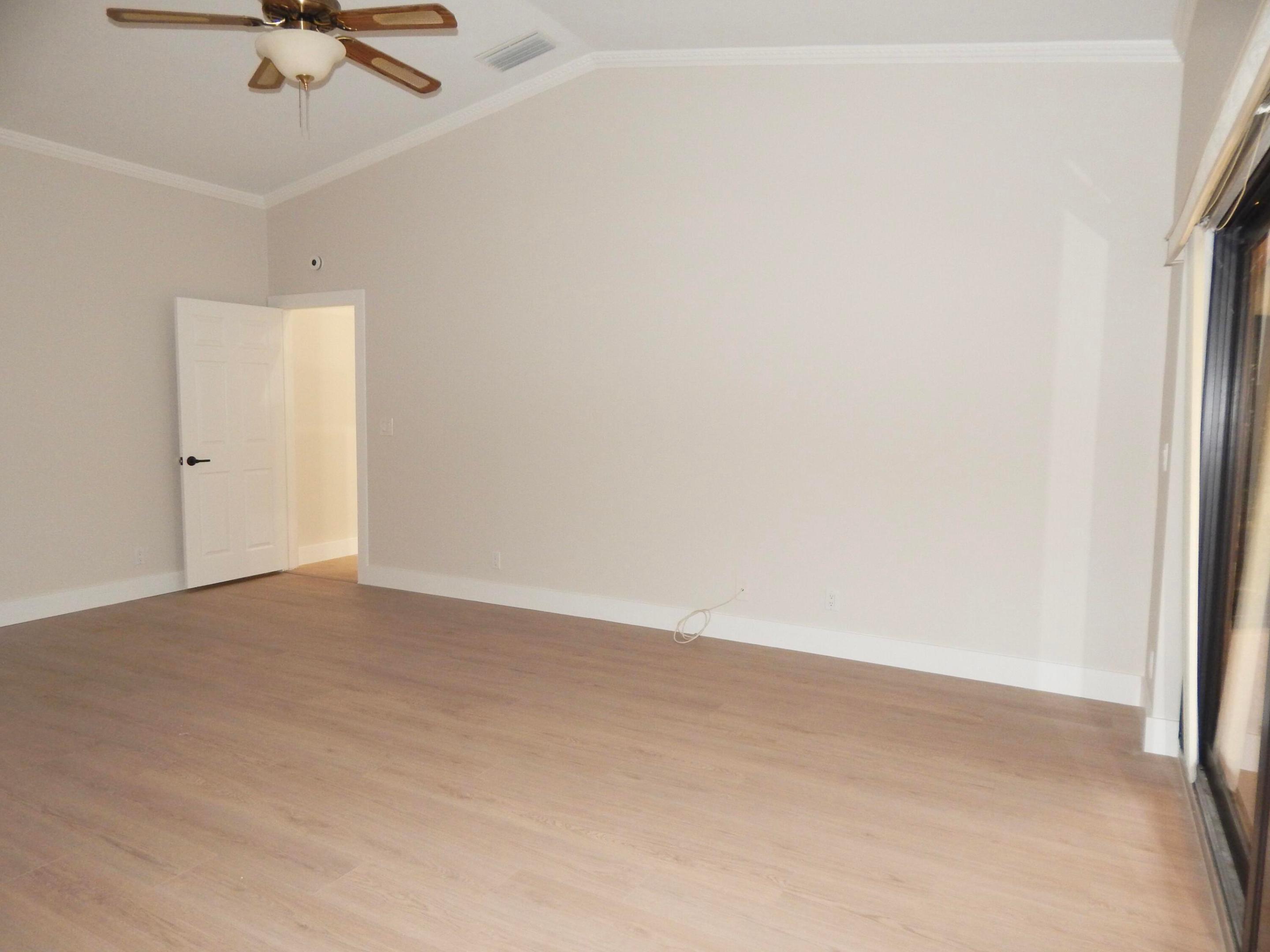 property viewer photo 16