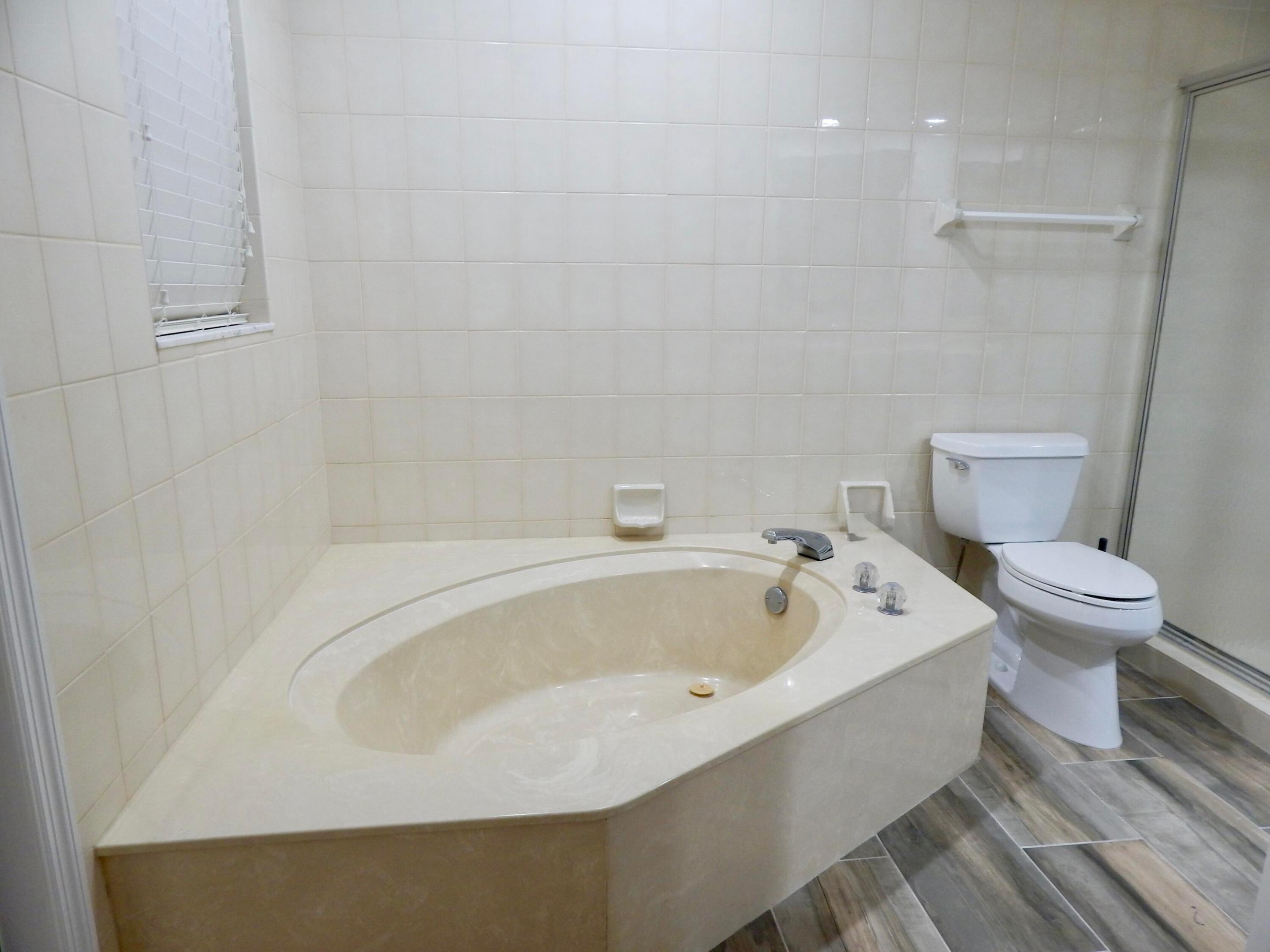 property viewer photo 19